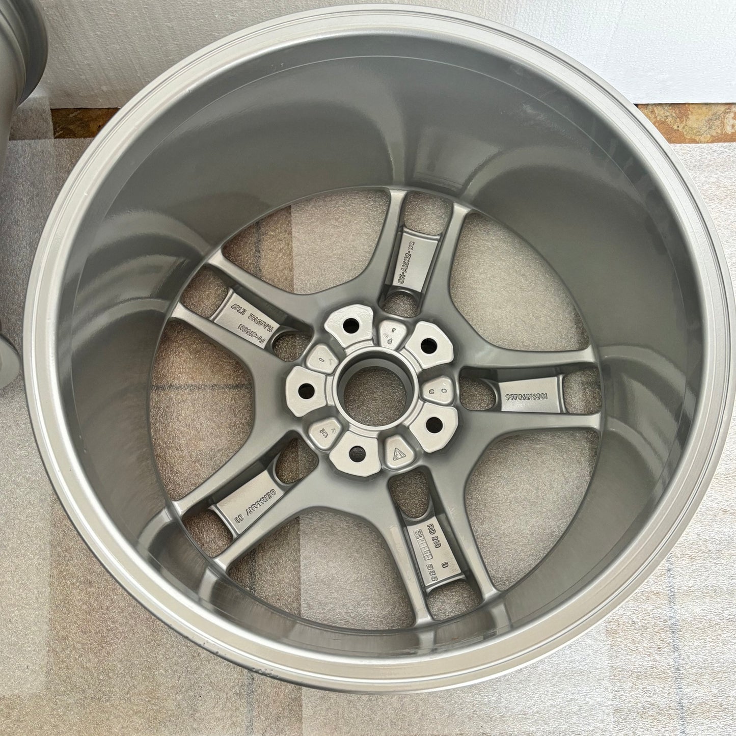 4 GENUINE PORSCHE CARRERA 997 8X19 11X19 STAGGARD WHEEL SET 99736215600 99736216201