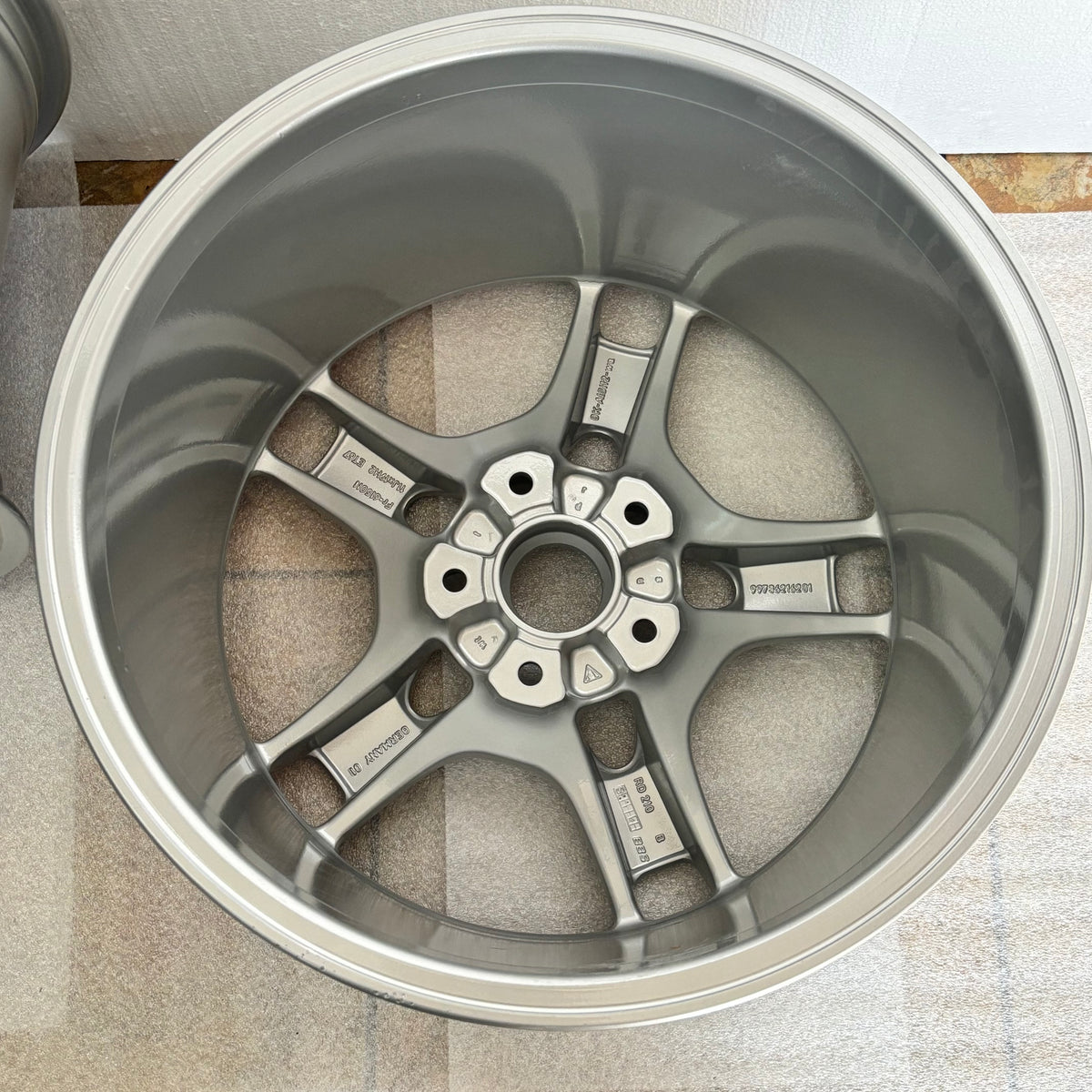 4 GENUINE PORSCHE CARRERA 997 8X19 11X19 STAGGARD WHEEL SET 99736215600 99736216201