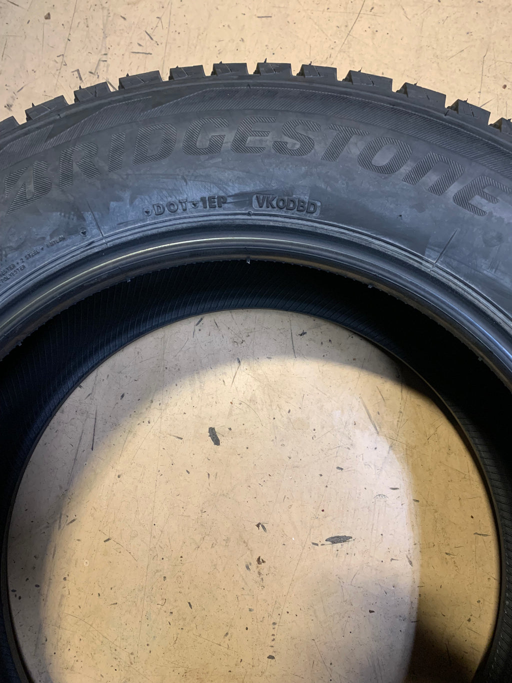 2 BRIDGESTONE BLIZZAK DM V2 BSW P 235 65 18 106S WINTER TIRE 015811