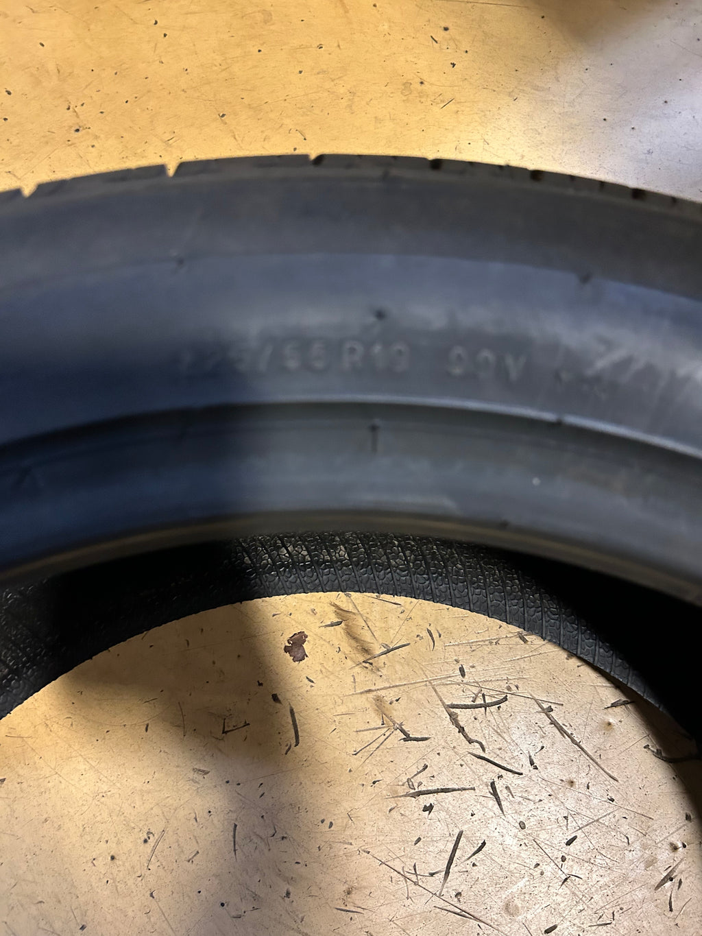 UNIROYAL TIGER PAW TOURING A/S DT BSW P 225 55 19 99V  ALL SEASON TIRE 17129