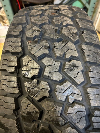 COOPER DISCOVERER STRONGHOLD AT BSW LT 265 60 20 121/118S 10PLY TIRE 170301048