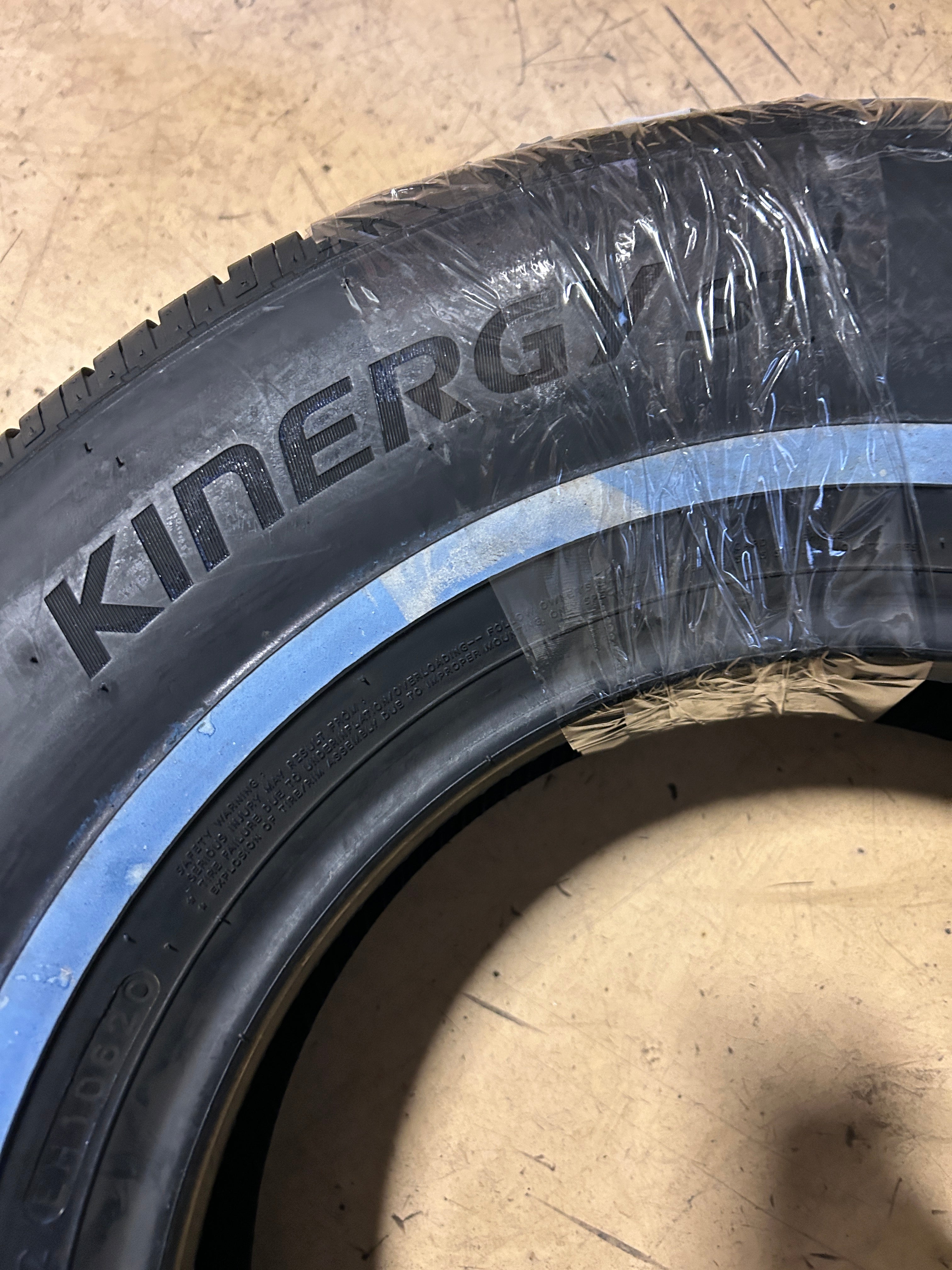 NOS HANKOOK KINERGY ST NWW P 215 75 14 100T ALL SEASON TIRE 1024736