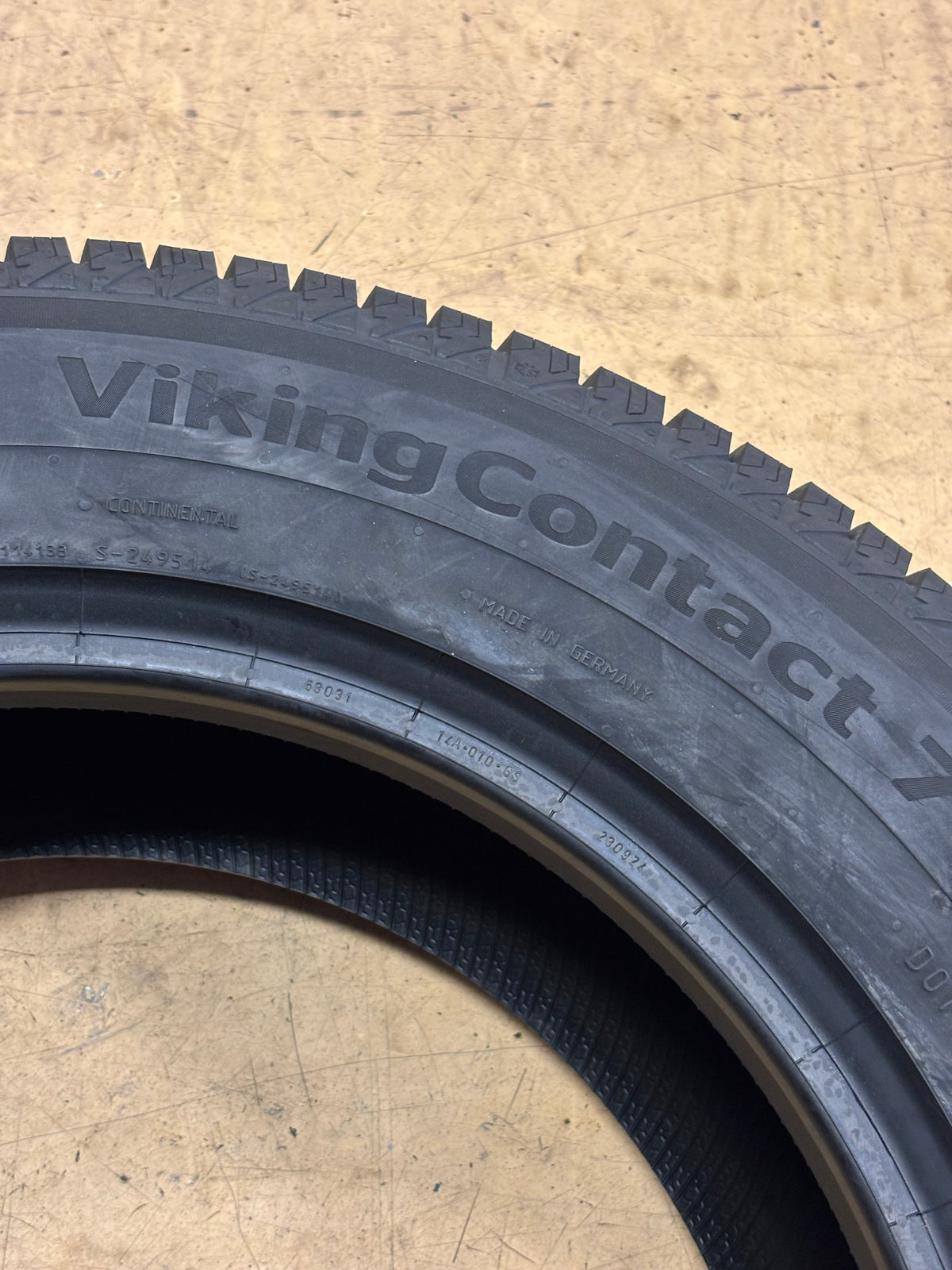 CONTINENTAL VIKINGCONTACT 7 P 245 60 18 109H XL SNOW WINTER TIRE 03452620000