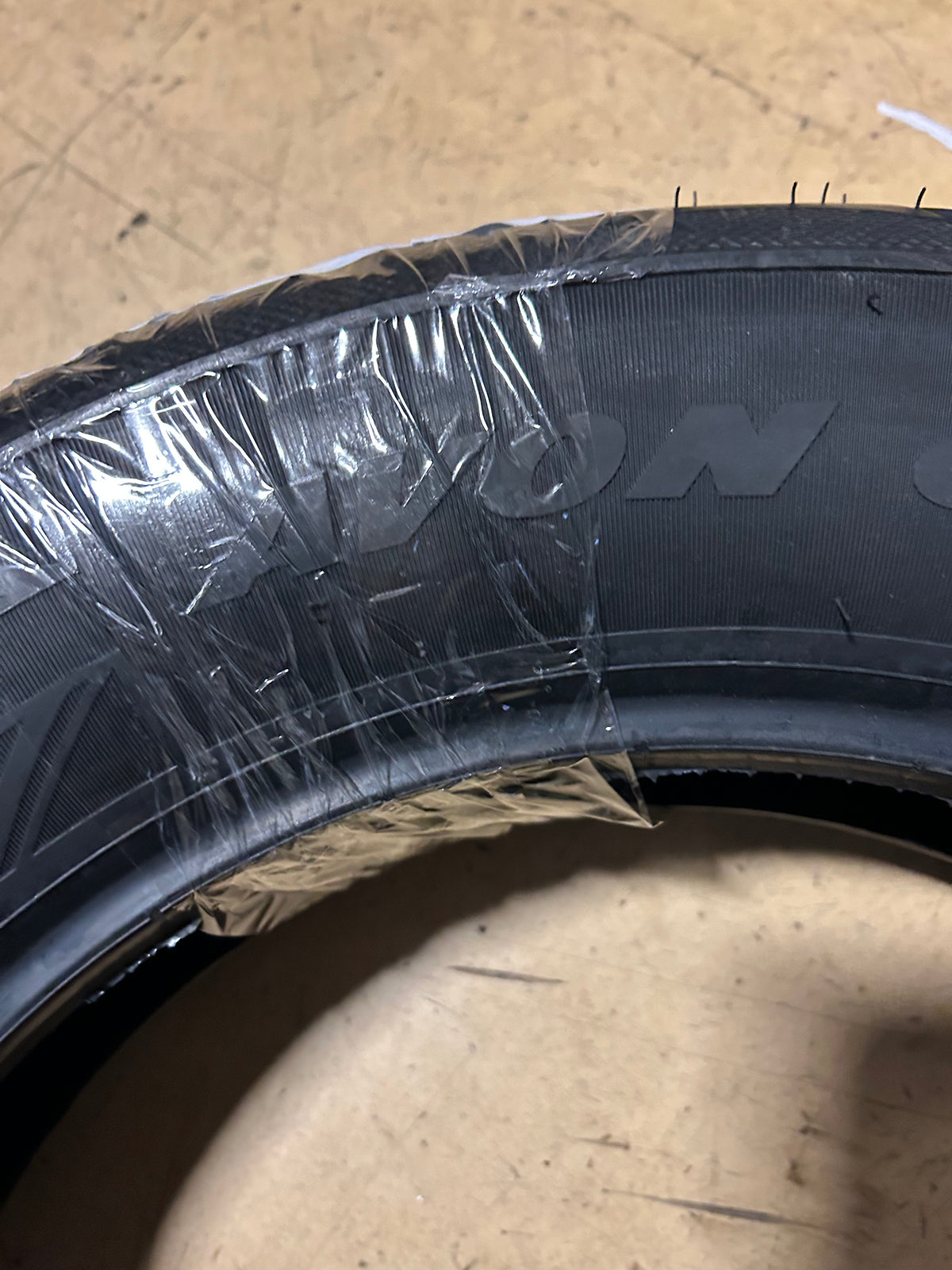 AVON AV92 COBRA CHROME BSW 150 90 15 74V REAR MOTORCYCLE TIRE 2120496