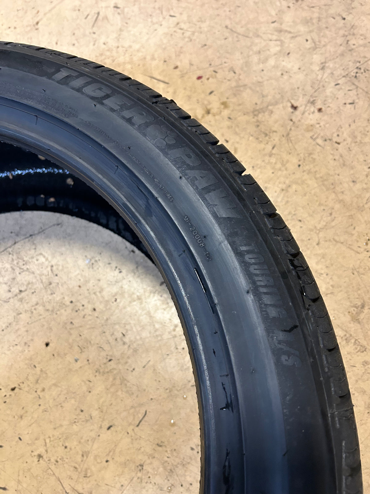 UNIROYAL TIGER PAW TOURING A/S BSW P 245 45 20 99V ALL SEASON TIRE 21117