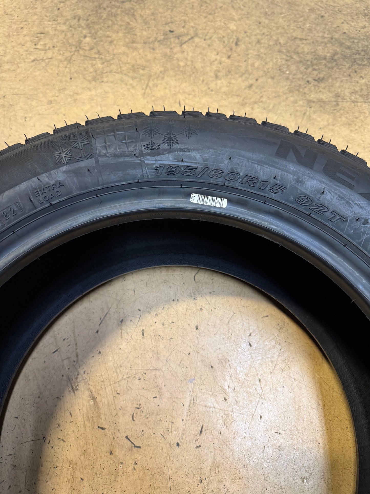 NEXEN WINGUARD ICE PLUS  BSW P 195 60 15 92T XL WINTER TIRE 16140NXK