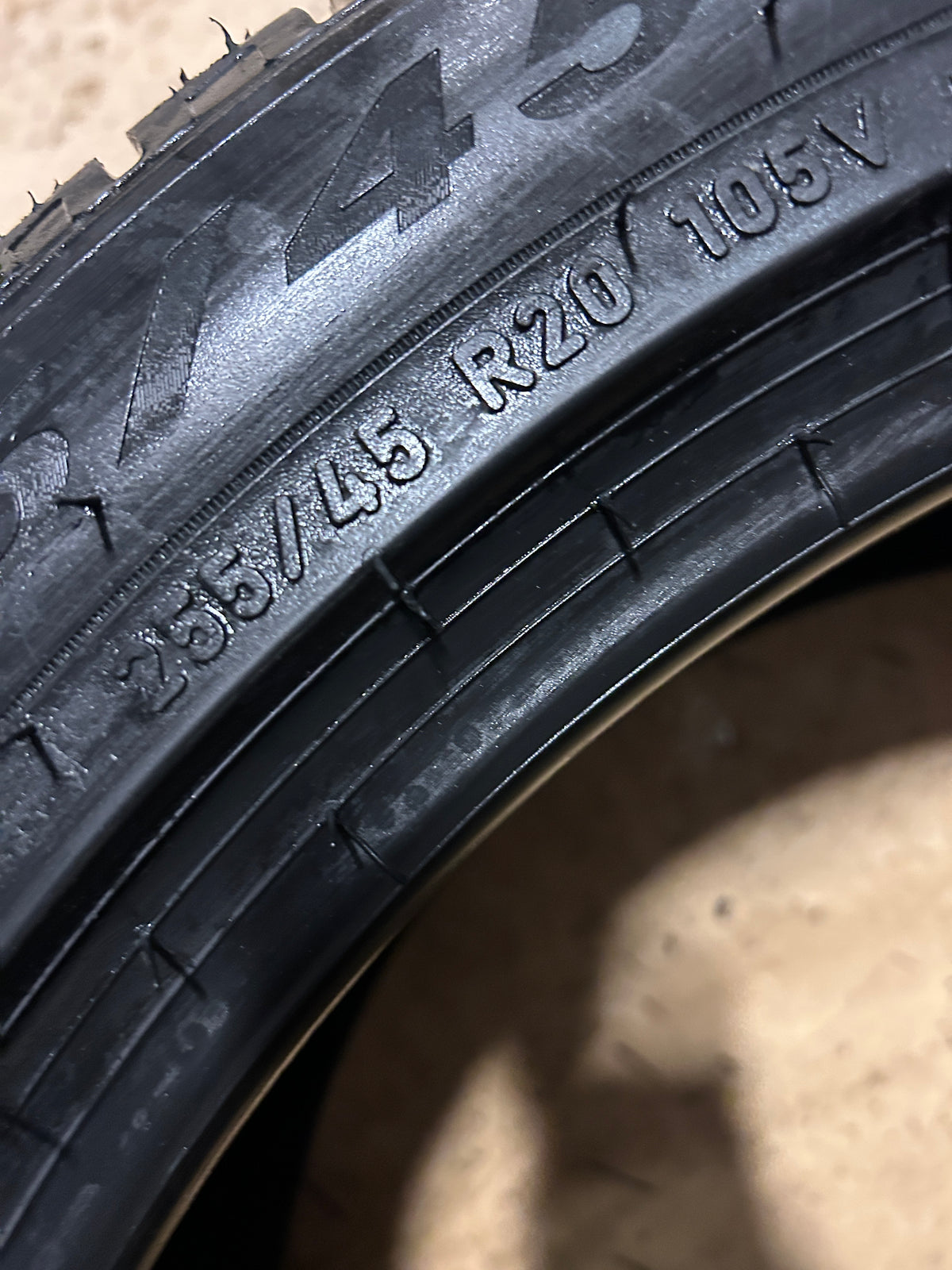 PIRELLI  SCORPION WINTER BSW P 255 45 20 105V XL WINTER TIRE 2804800