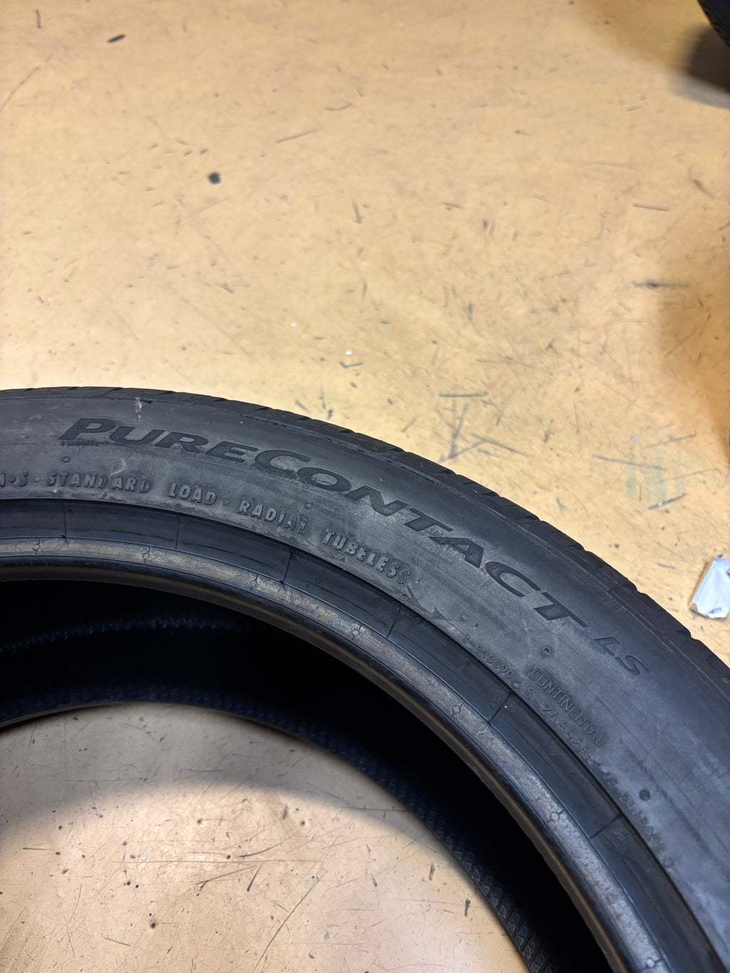CONTINENTAL PURECONTACT LS BSW P 245 45 20 99V  ALL SEASON TIRE 15508830000
