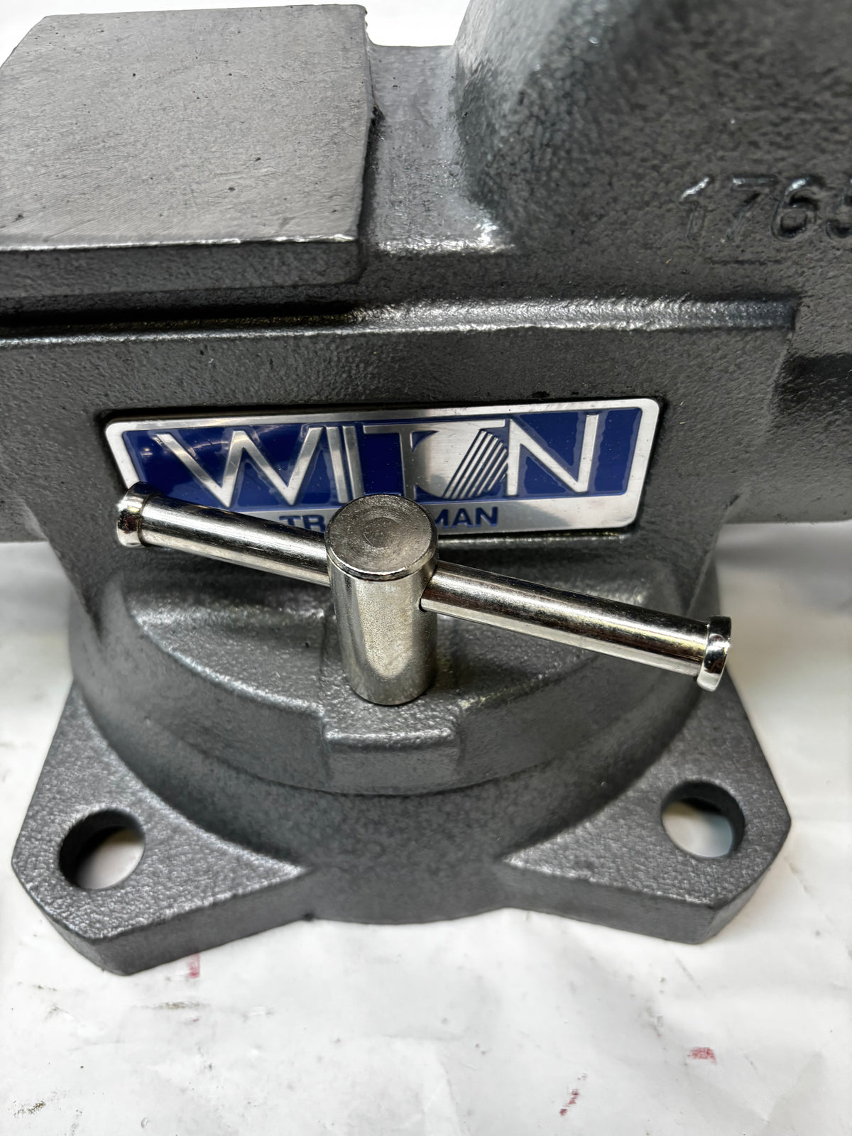 WILTON TRADESMAN VISE 6-1/2"JAW WIDTH 6" JAW OPENING 4" THROAT DEPTH 1765