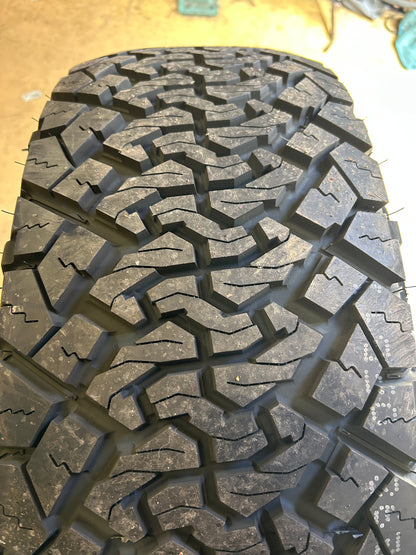2 VENOM POWER TERRA HUNTER X/T2 RWL P 255 65 17 114T XL EXTREME TIRE VPXT254R