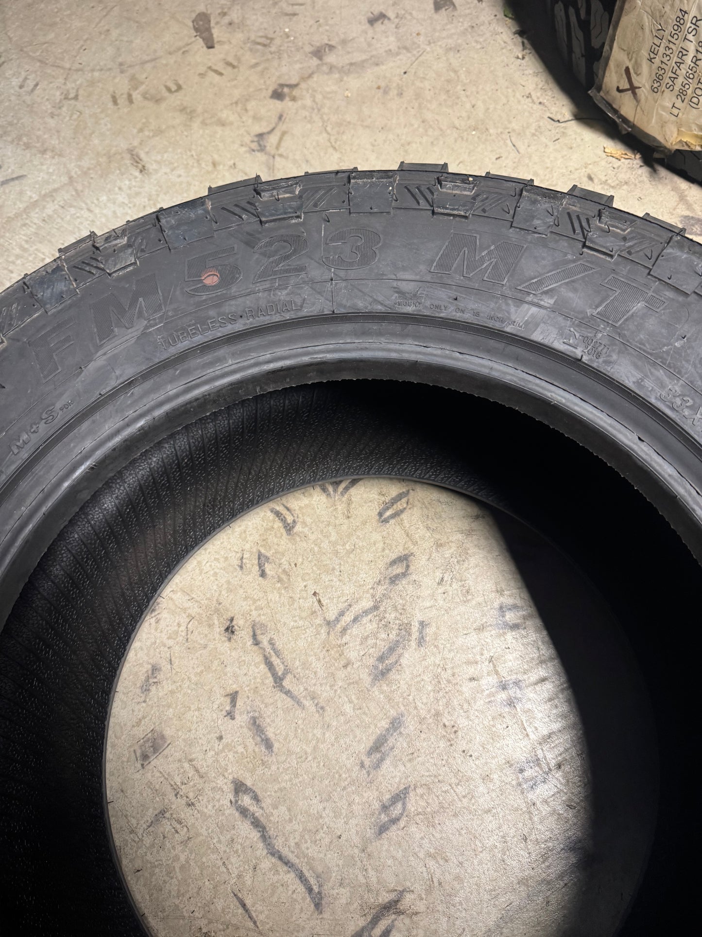 KPATOS FM523 M/T BSW LT 33 12.5 18 118Q 10PLY MUD TERRAIN TIRE 0305H