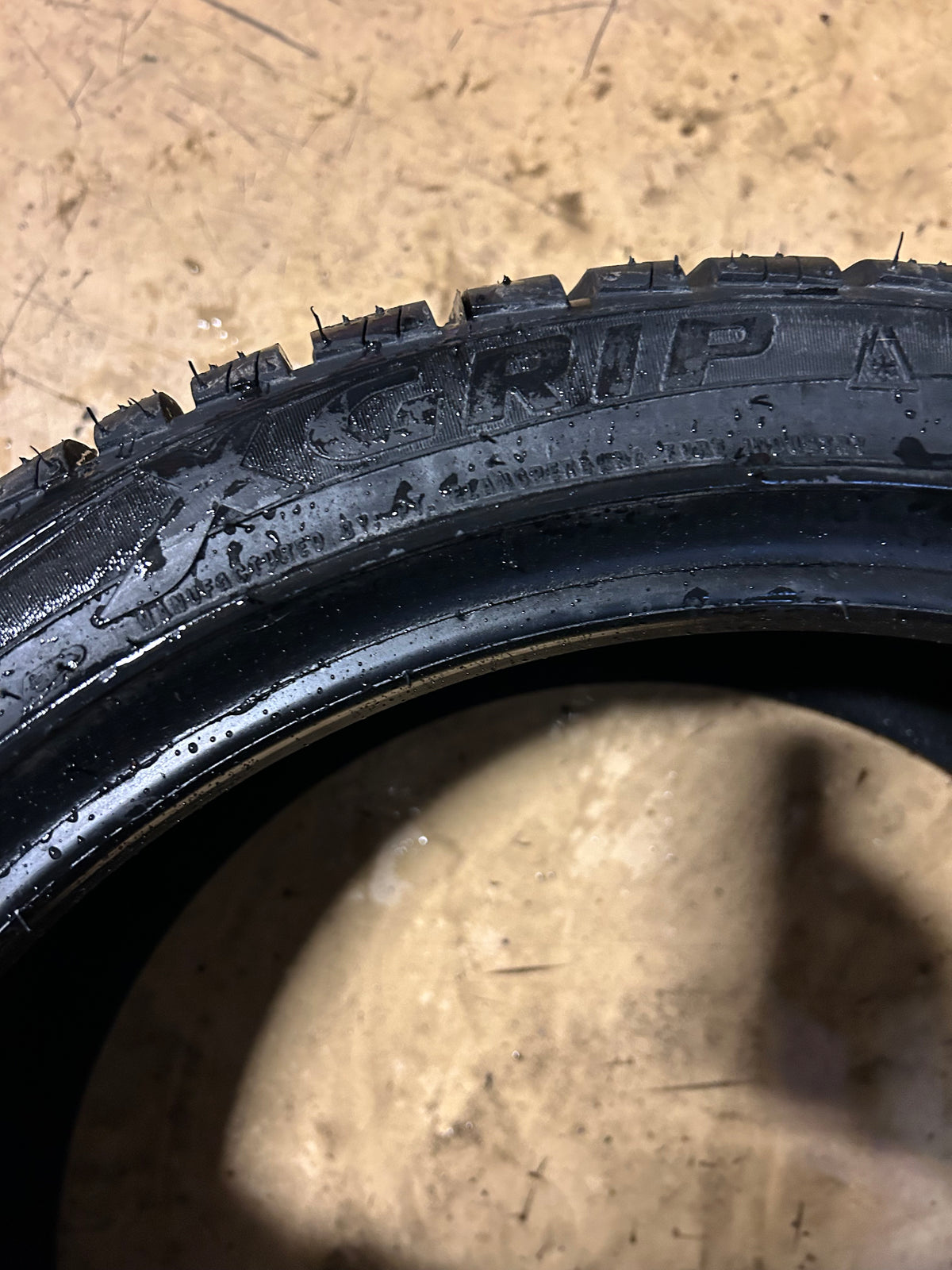 ACCELERA XGRIP BSW P 225 40 18 92V XL ALL SEASON TIRE 1200045924