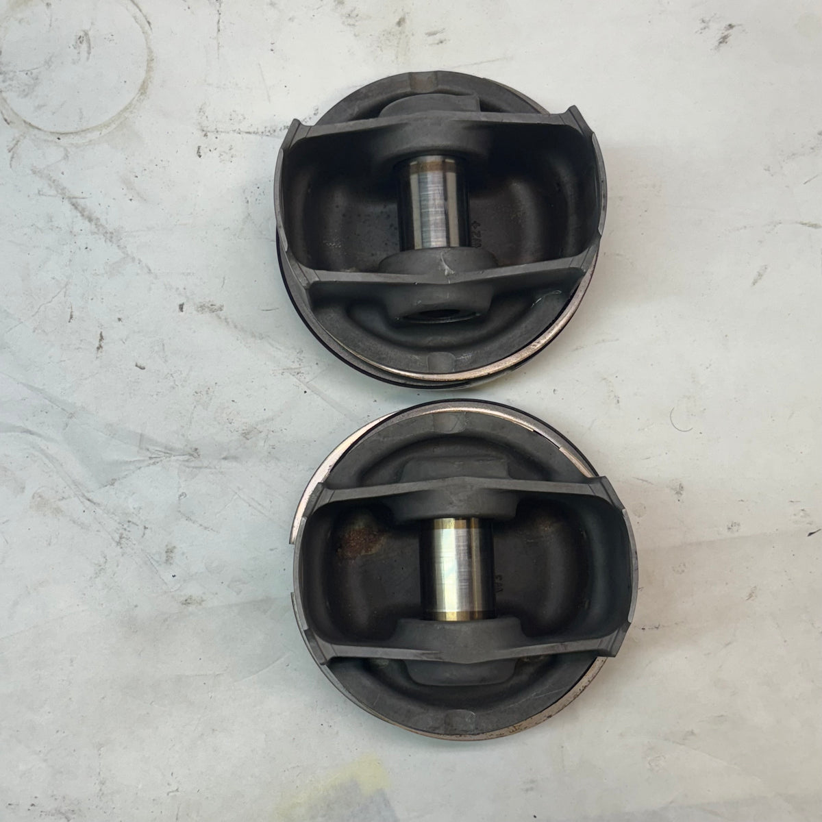 2 USED GENUINE PORSCHE 964 3.6L PISTONS, CYLINDERS, PINS, RINGS 95ZN6 ++++