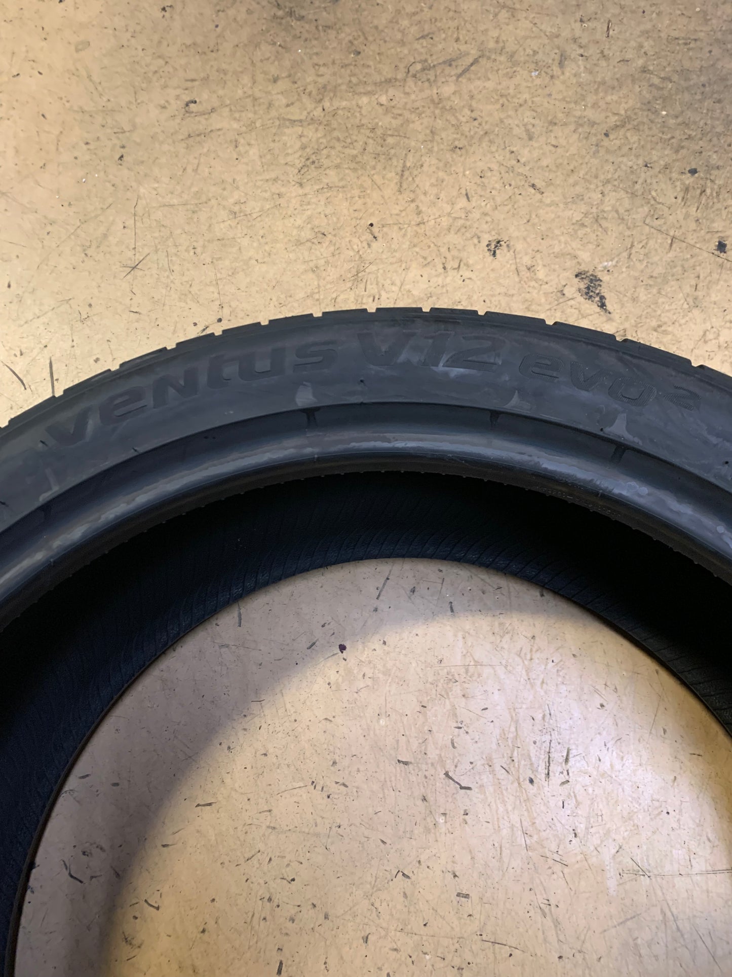 HANKOOK VENTUS V12 EVO2 BSW P 245 40 20 99Y XL UHP TIRE 1015366
