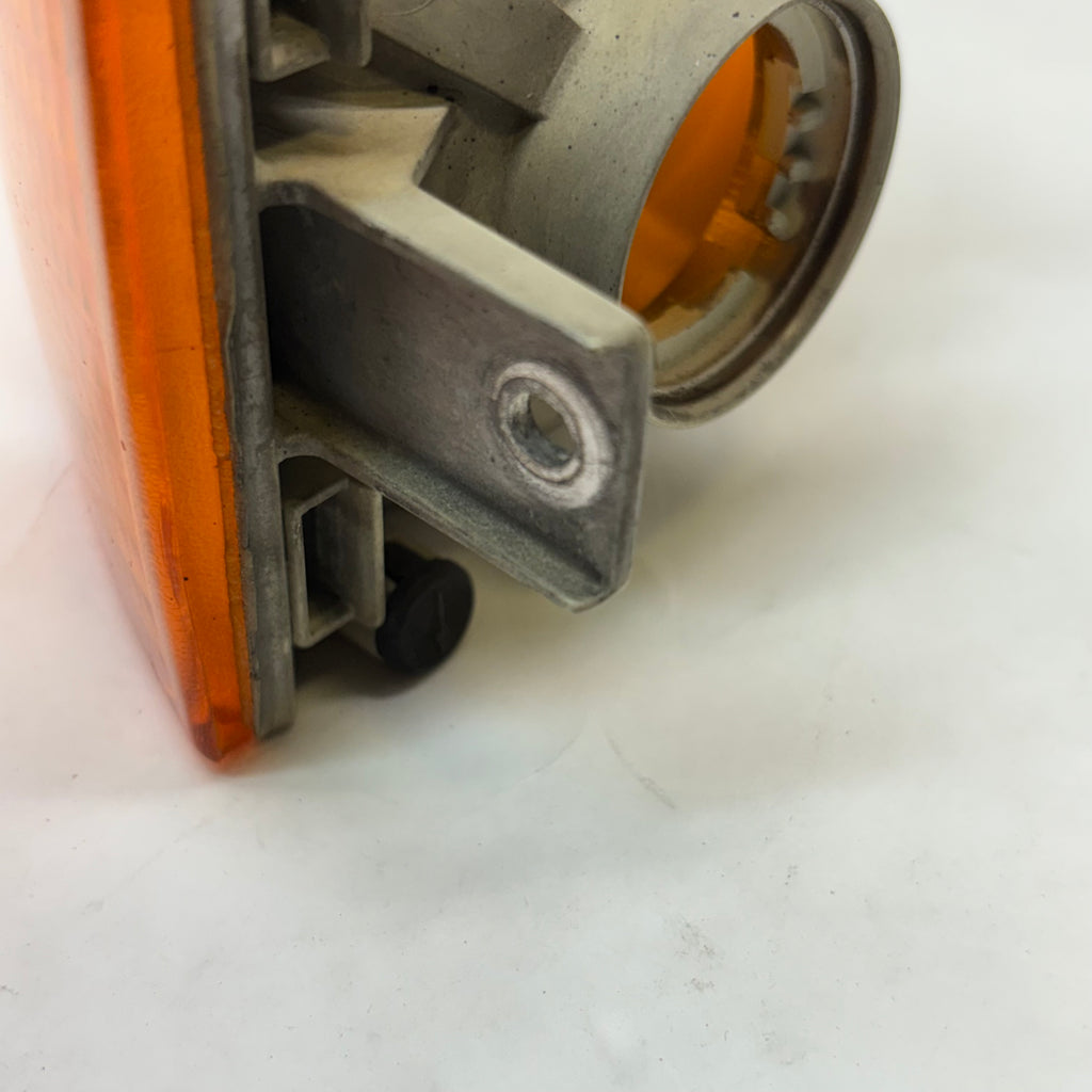 GENUINE PORSCHE BOSCHE 911 964 INDICATOR AMBER LIGHT LEFT 96463140500