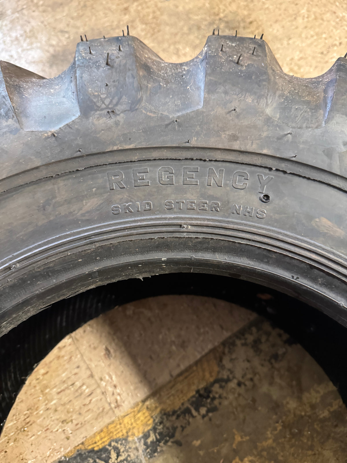 FIRESTONE REGENCY SKID STEER NHS BSW 12 16.5 10PLY  TIRE 378712