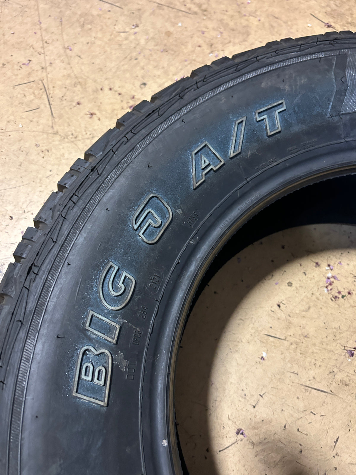 NOS BIG O BIG FOOT A/T OWL P 265 65 18 114T ALL TERRAIN TIRE BFAT2656518