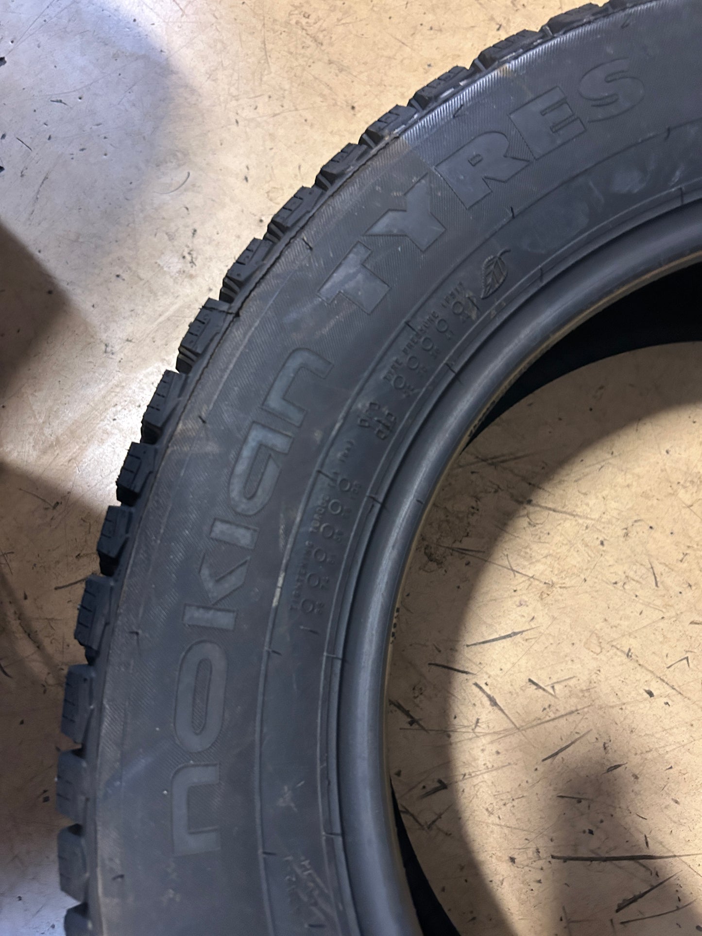 2 NOS NOKIAN HAKKAPELIITTA 9 STUDDED P 205 60 16 96T XL WINTER TIRE TS32377