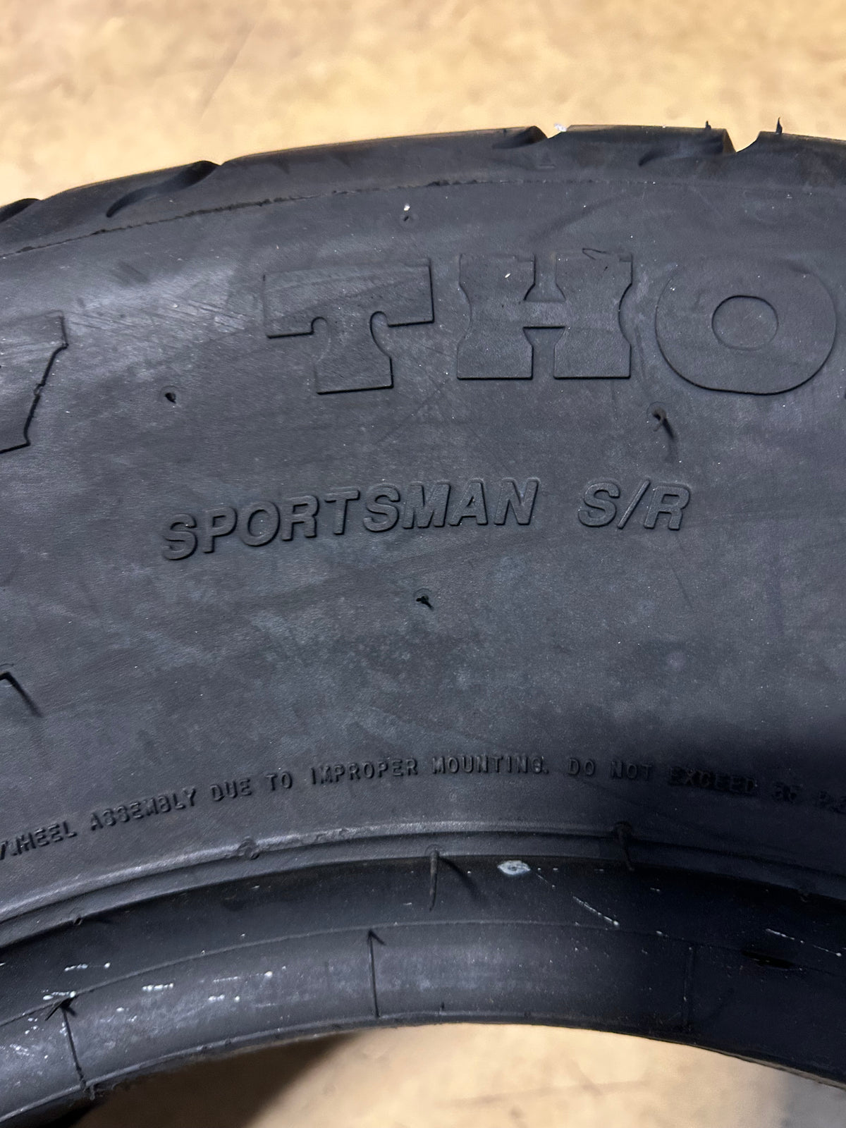 MICKEY THOMPSON SPORTSMAN S/R LT 28 10 15 90H PERFORMANCE TIRE 90000000223