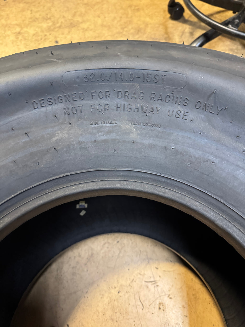 MICKEY THOMPSON ET DRAG WL 32 14 15ST DRAG TIRE 250811 ROLLOVER 100 ½”
