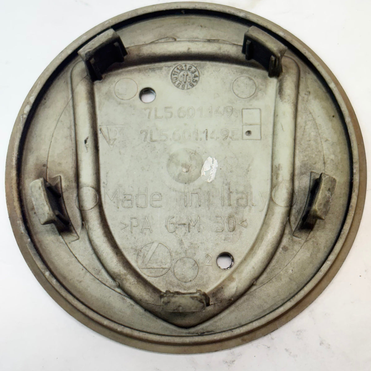 3 USED GENUINE PORSCHE 991 CAYENNE PANAMERA BOXSTER  CENTER CAPS 7L5601149