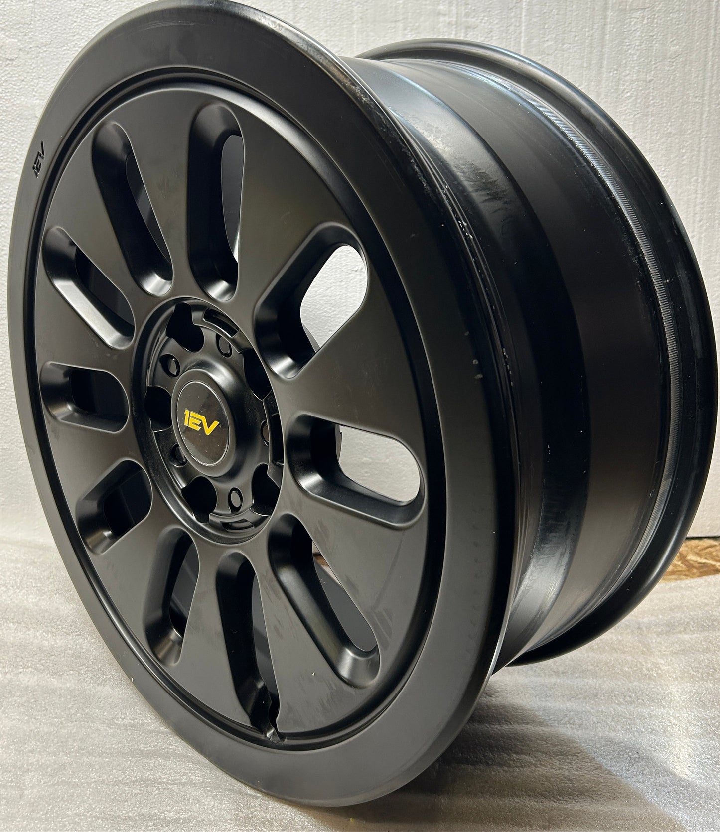 TEAM 1EV R1000 ADVENTURE 10 SPOKE 20X8.5 ET48 5X5.5 FLOW FORGED WHEELS FOR RIVIAN R1T / R1S