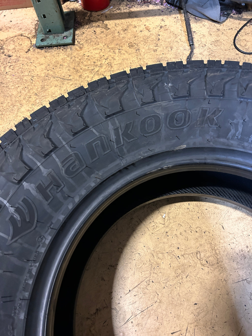 2 HANKOOK DYNAPRO AT2 XTREME LT 285 75 17 121/118S 10PLY ALL TERRAIN TIRE 2021704