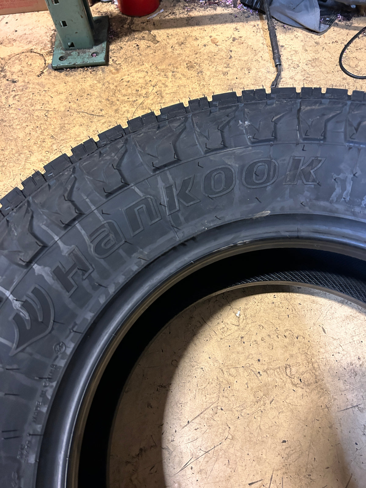 2 HANKOOK DYNAPRO AT2 XTREME LT 285 75 17 121/118S 10PLY ALL TERRAIN TIRE 2021704