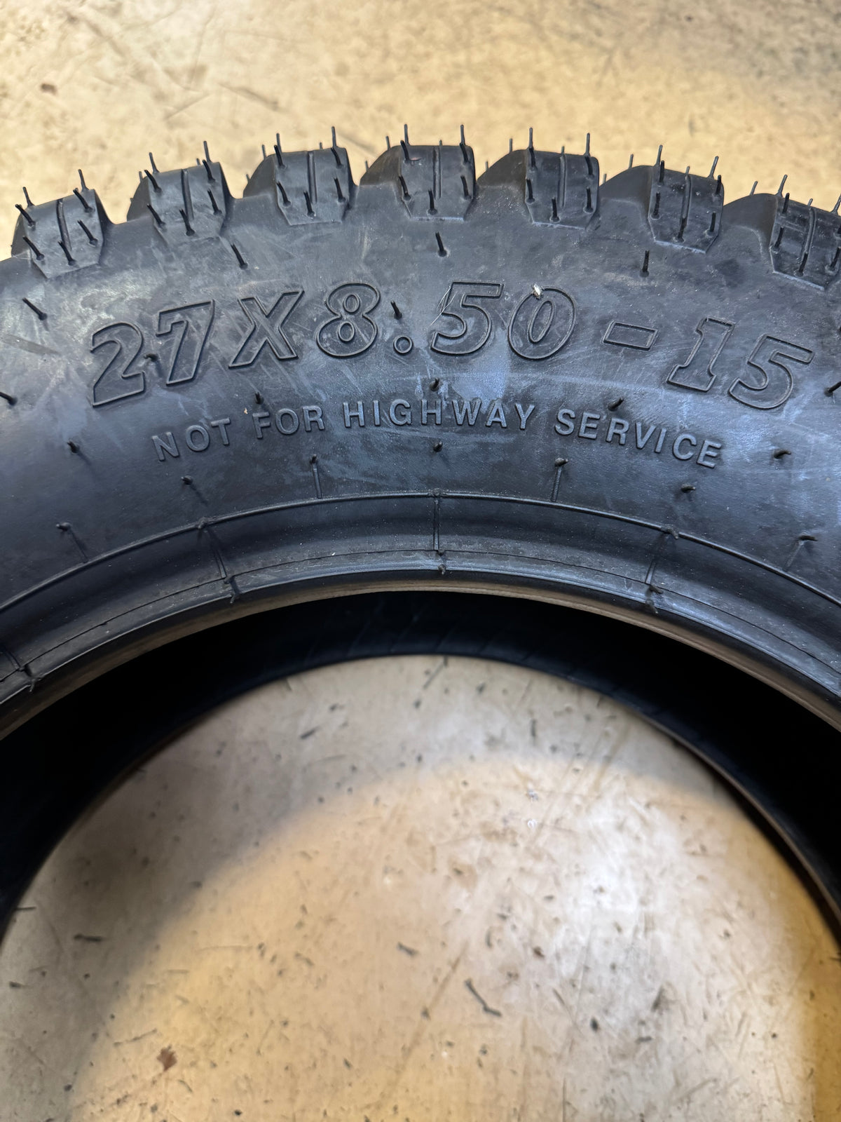 BKT LG-306 BSW 27 8.5 15 4PLY LAWN MOWER TIRE 94025671