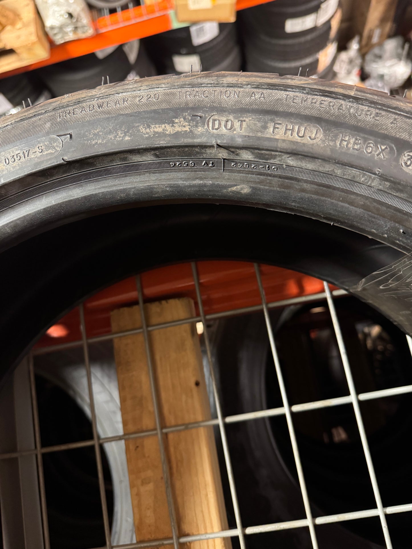2 NOS MICHELIN PILOT SPORT BSW P 225 40 19 UHP TIRE 0077216