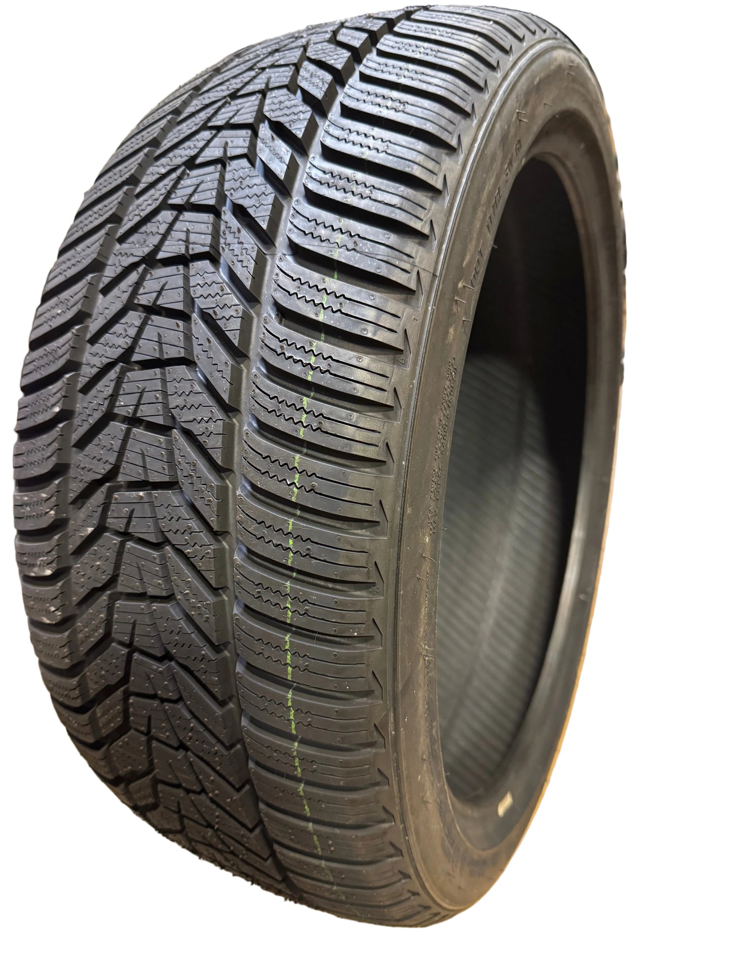 HANKOOK WINTER ICEPT EVO3 BSW P 225 40 18 92V XL WINTER TIRE 1026306