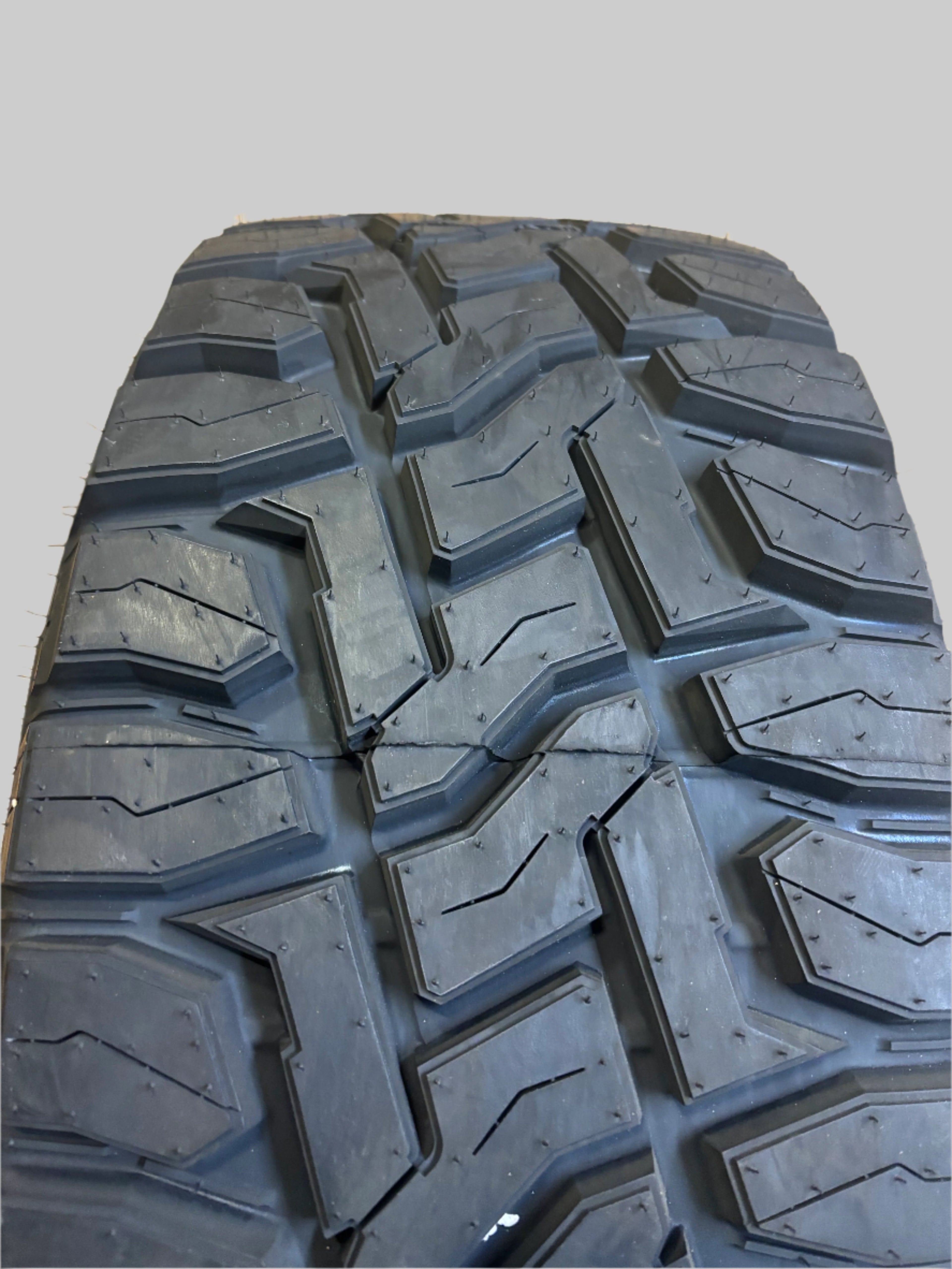 ( KSL ONLY ) 4 TOYO OPEN COUNTRY R/T LT 33 12.5 17 114Q LRD 8PL RUGGED TERRAIN TIRE 353570