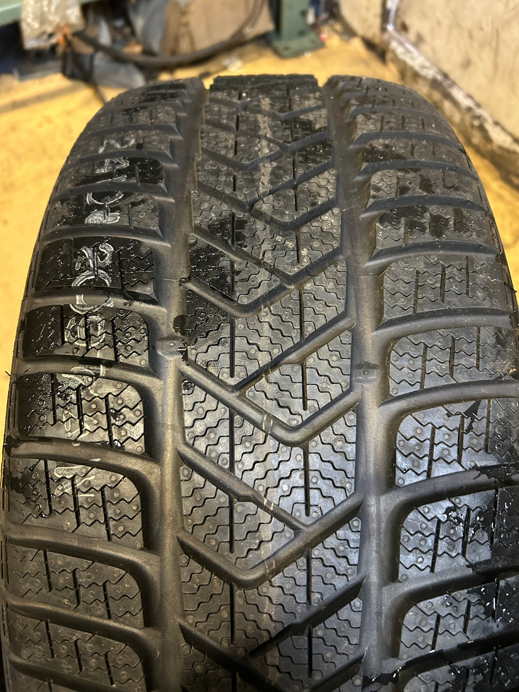 PIRELLI WINTER SOTTO ZERO 3 BSW P 245 40 18 97V XL WINTER TIRE 2309700