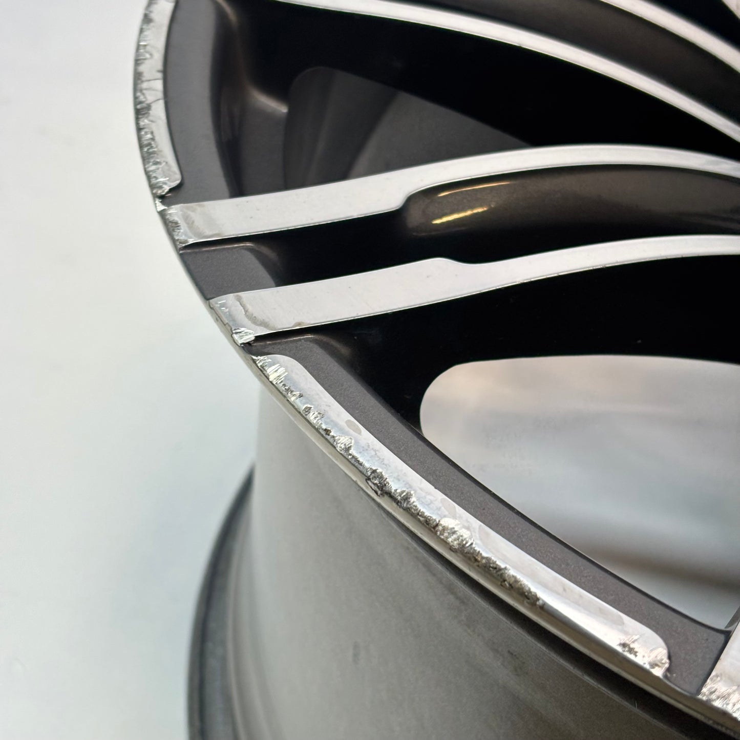 GENUINE PORSCHE MACAN 21 INCH STAGGERED SET F:21X9 ET26 R:21X10 ET26 WHEELS