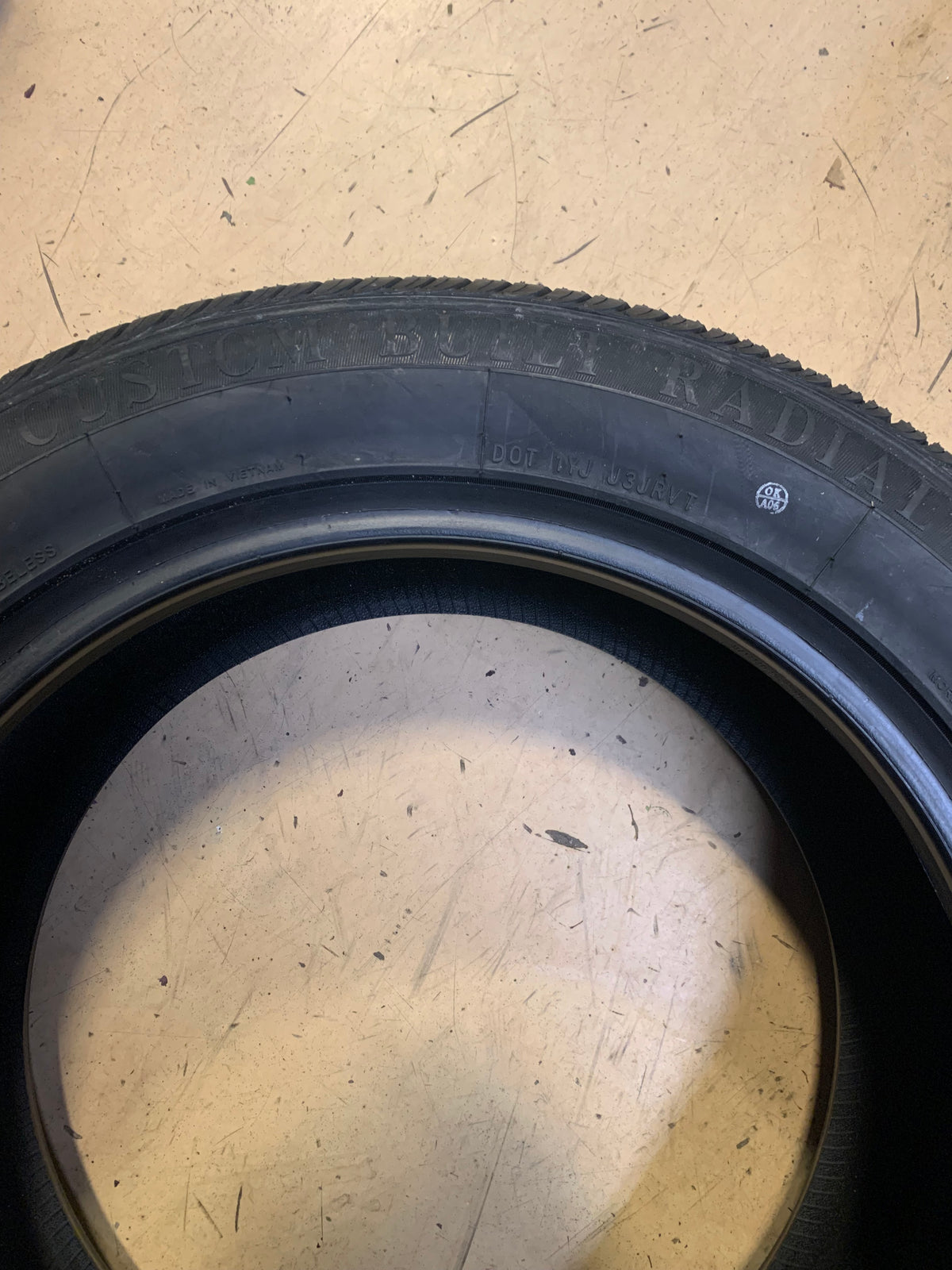 VOGUE CUSTOM BUILT RADIAL WG P 235 50 17 100H XL ALL SEASON TIRE 03206631
