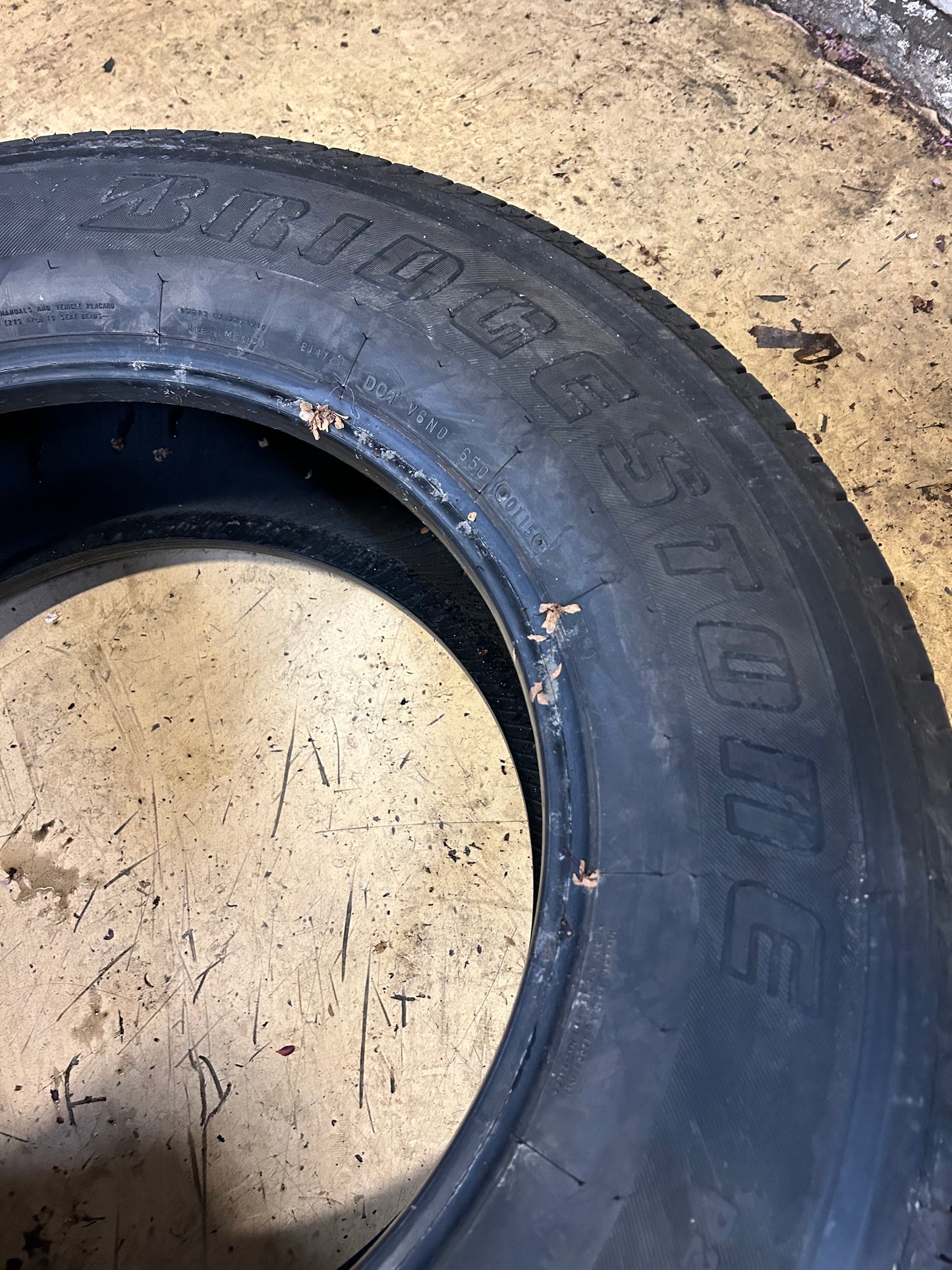 NOS BRIDGESTONE DUELER H/T 684 II BSW P 255 70 17 110S ALL SEASON TIRE 002959
