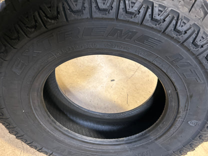 NOS 2 MUD CLAW EXTREME M/T BSW LT 235 75 15 104/101Q 6PLY MUD TIRE MCX12