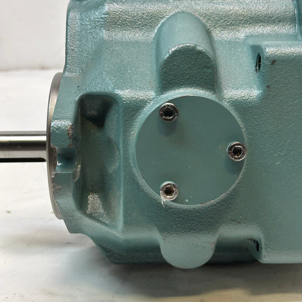 DAIKIN INDUSTRIES V SERIES PISTON PUMP DE2015