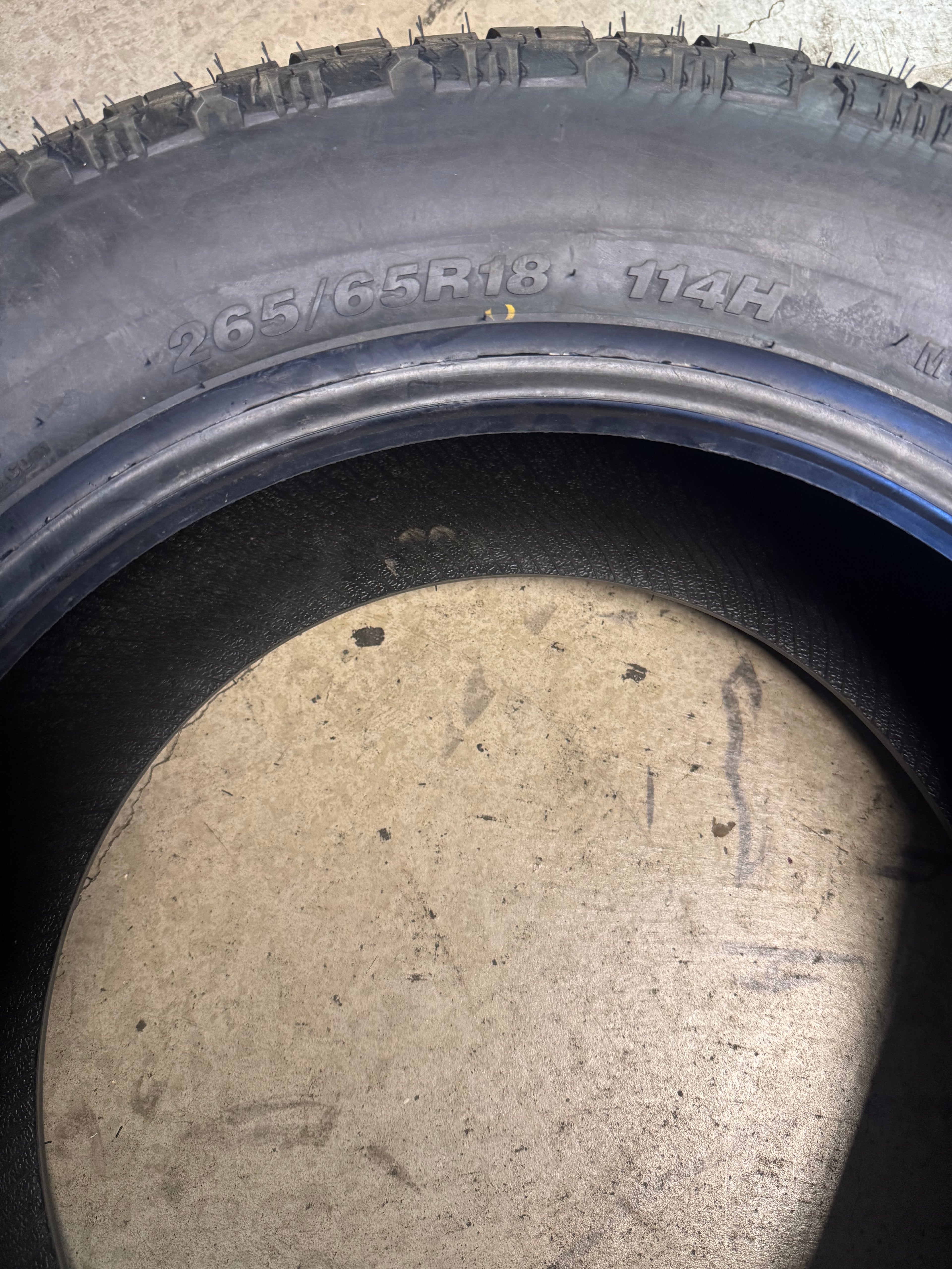 NOS RADAR RENEGADE A/T 5 OWL P 265 65 18 114H ALL TERRAIN TIRE RZD0141