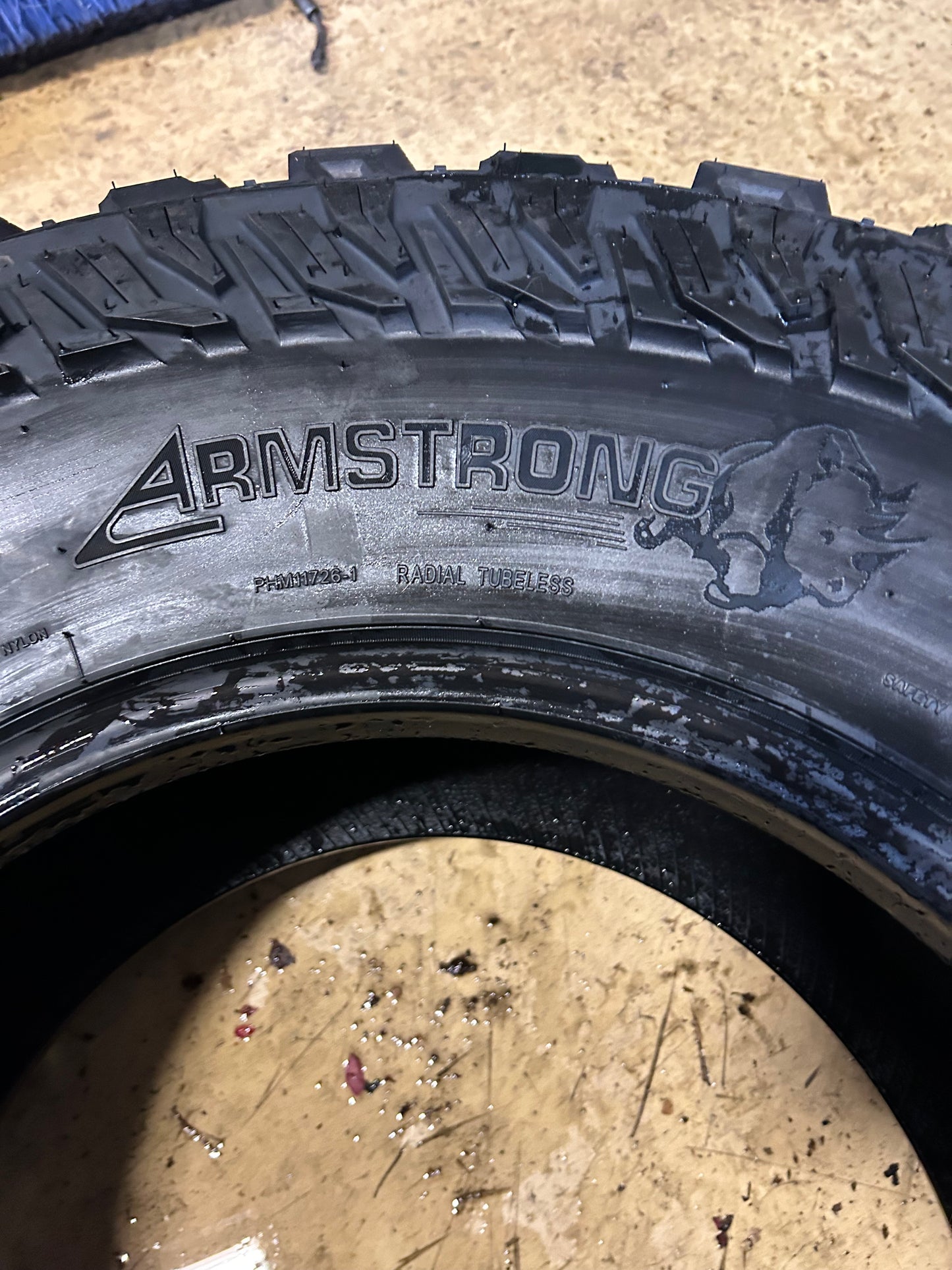 ARMSTRONG DESERT DOG MT BSW LT 35 12.5 17 121Q 10PLY MUD TIRE 1200050570