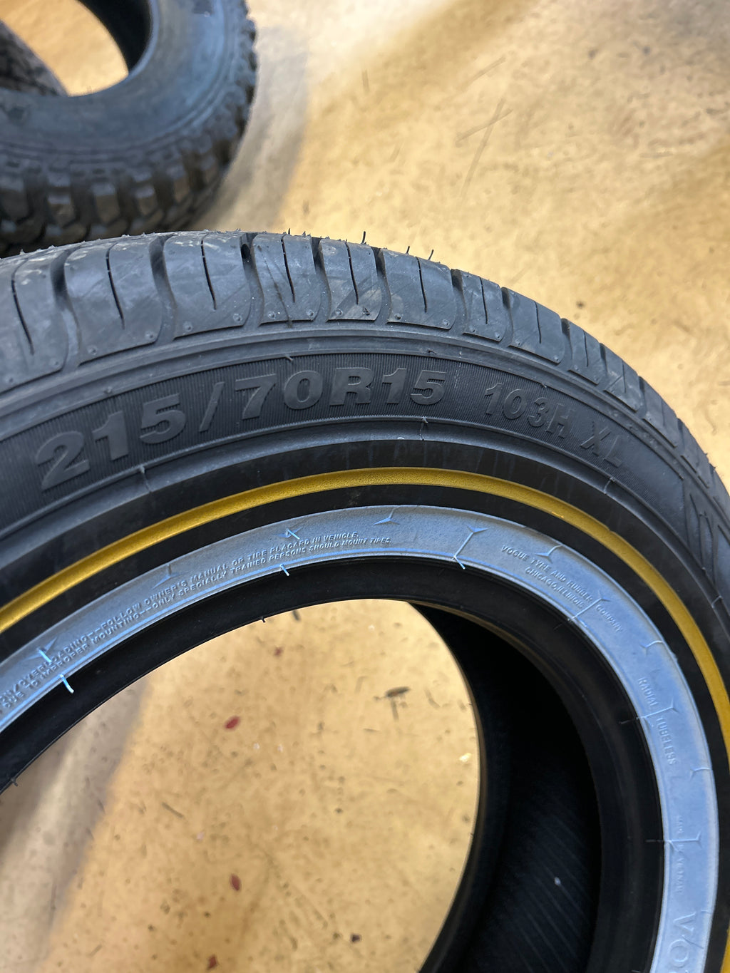 VOGUE CUSTOM BUILT RADIAL V WG P 215 70 15 103H XL ALL SEASON TIRE 03182951