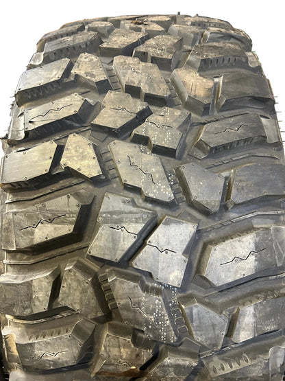 NOS COOPER DISCOVERER STT PRO BSW LT 35 13.5 20 121Q 10PLY MUD TIRE 170141006