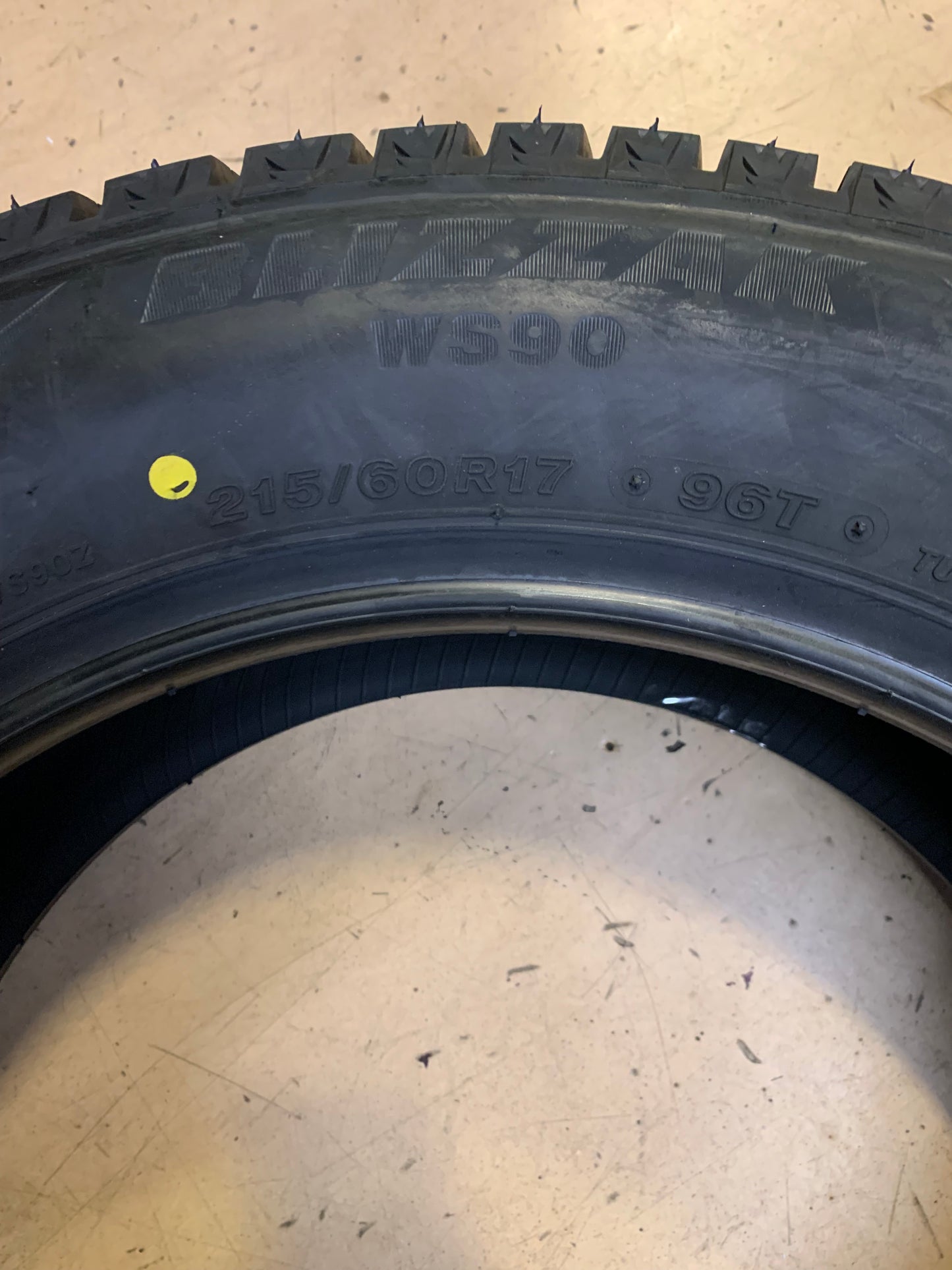4 BRIDGESTONE  BLIZZAK WS90 BSW P 215 60 17 96T WINTER TIRE 001180
