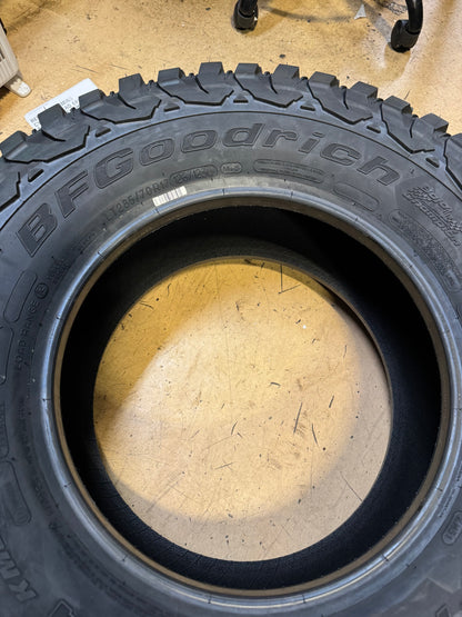 BFGOODRICH MUD TERRAIN T/A KM3 BSW LT 285 70 17 126/123Q 10PLY  TIRE 10227