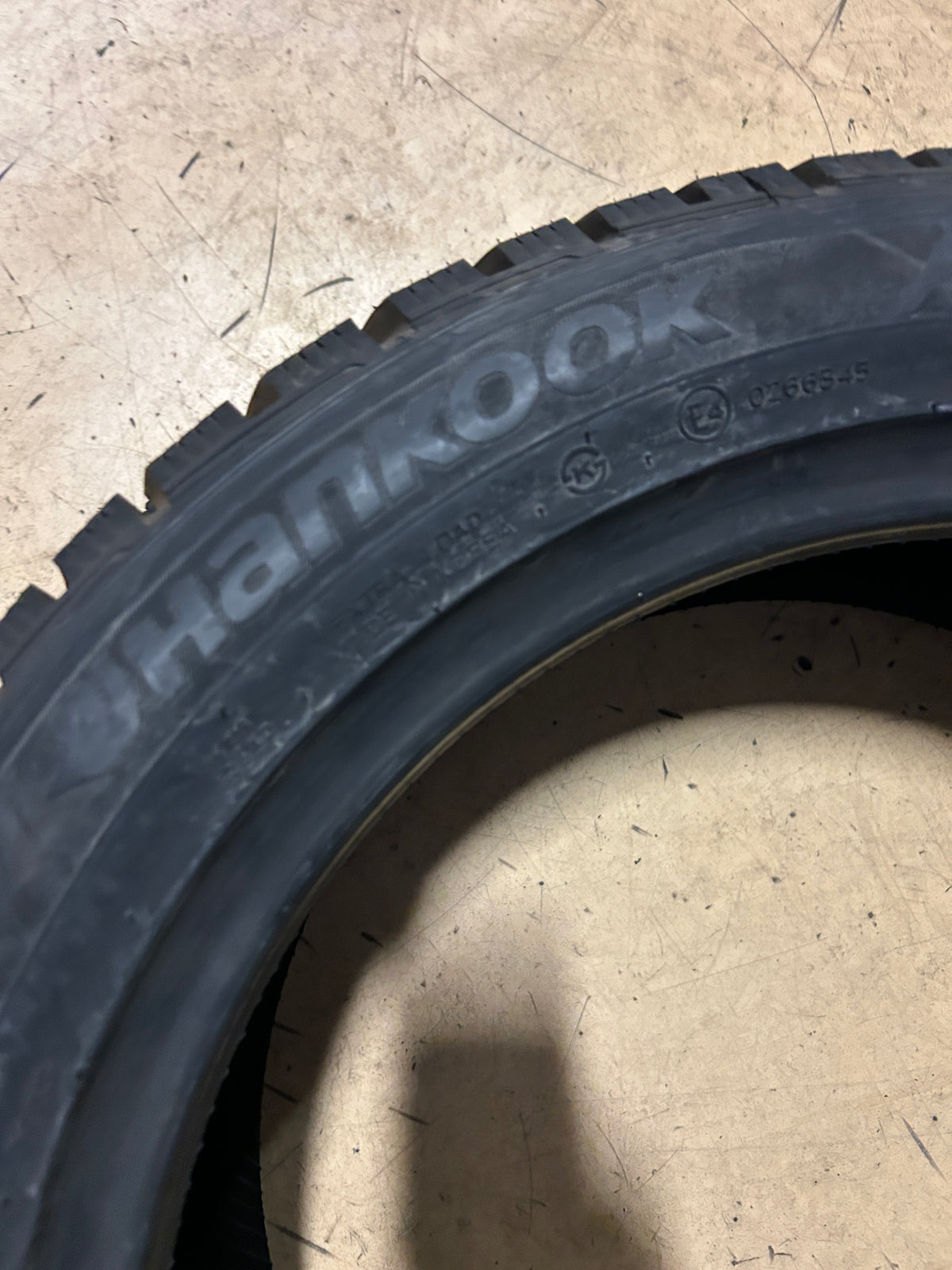 NOS HANKOOK WINTER IPIKE RS BSW P 215 50 17 95T XL WINTER TIRE 1014419