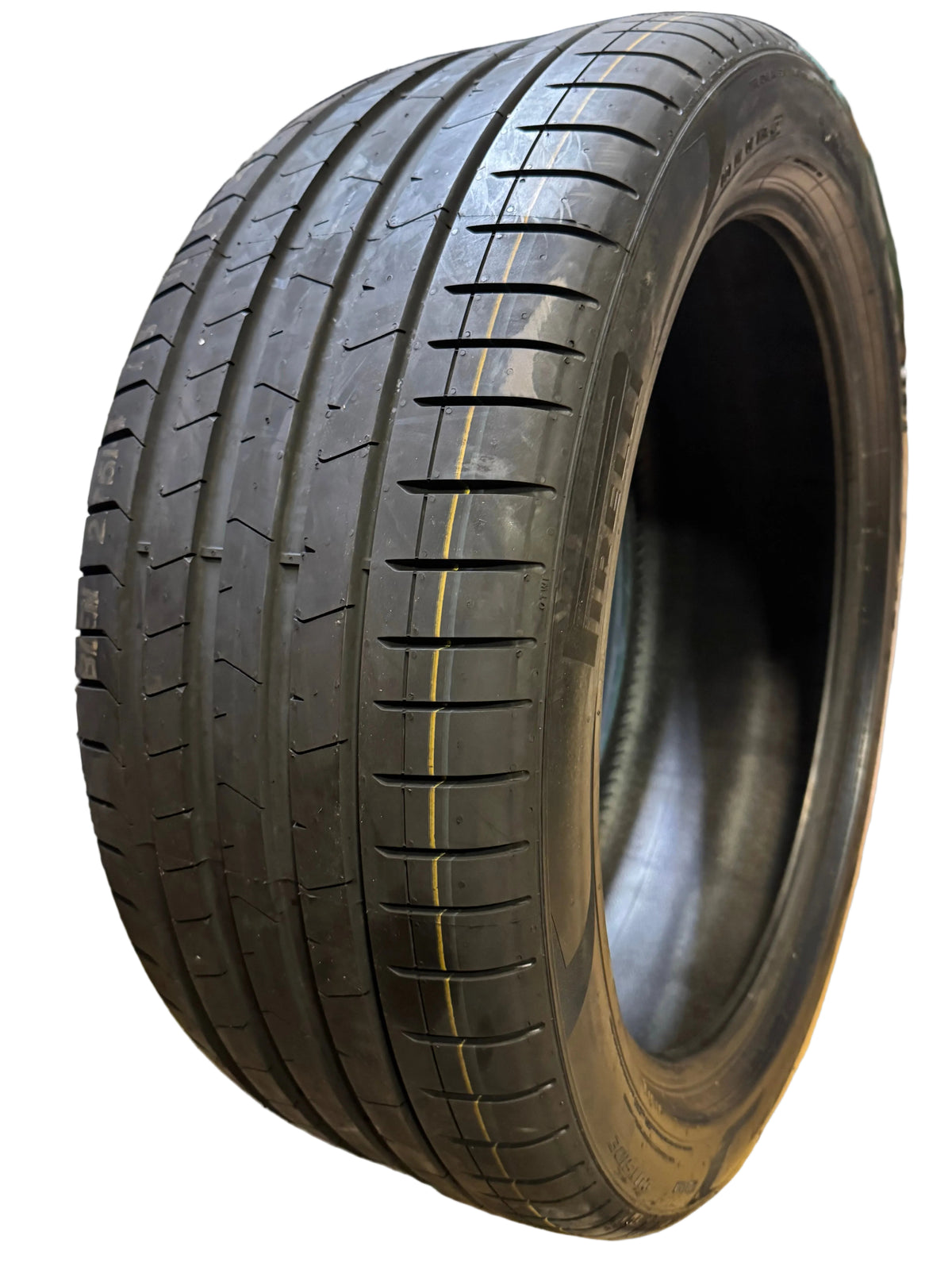 2 NOS PIRELLI P ZERO PZ4-LUXURY (*) BMW RSC P 275 40 21 107Y XL 2751400 TIRE