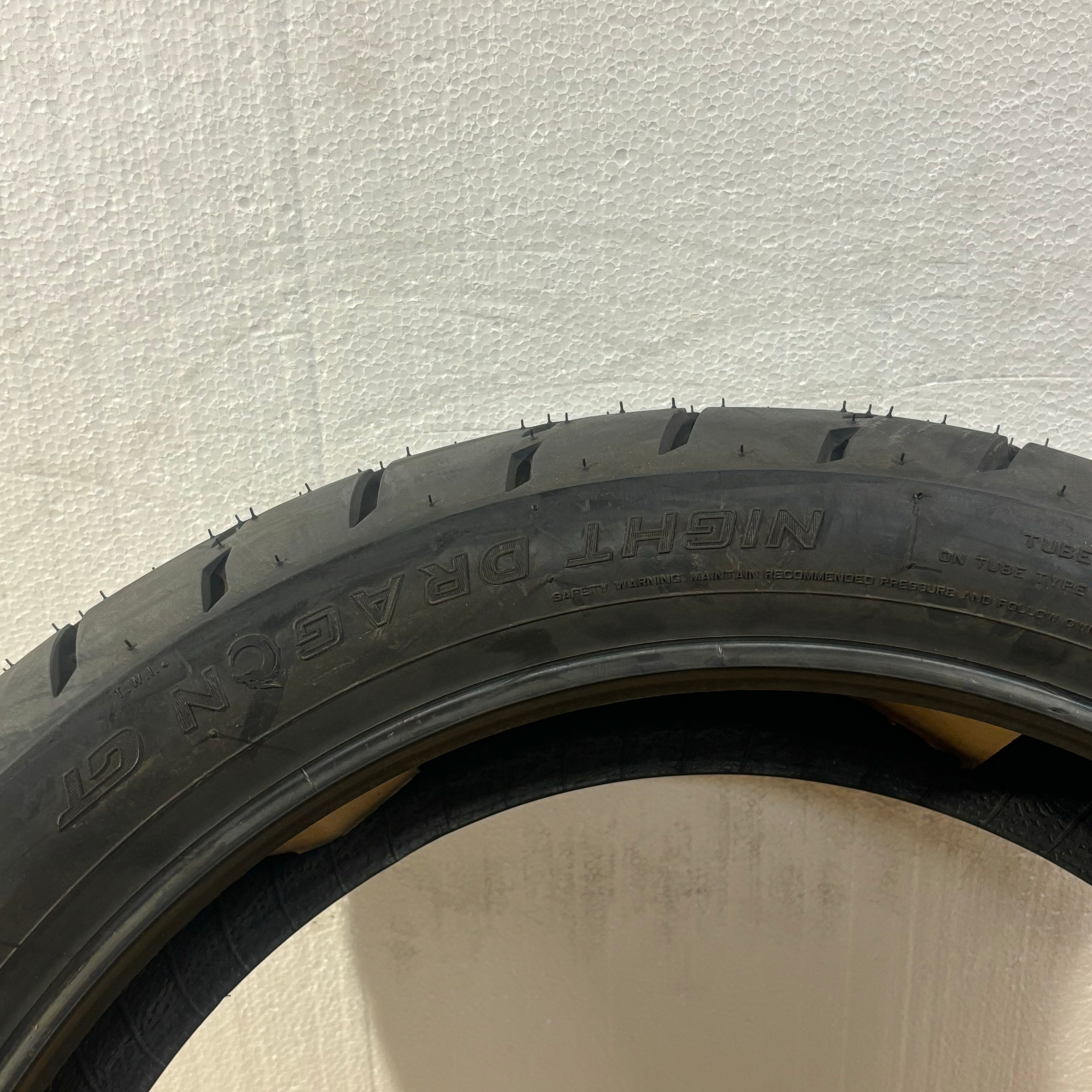 PIRELLI NIGHT DRAGON GT BSW 180 55 18 80H REAR MOTORCYCLE TIRE 2812200