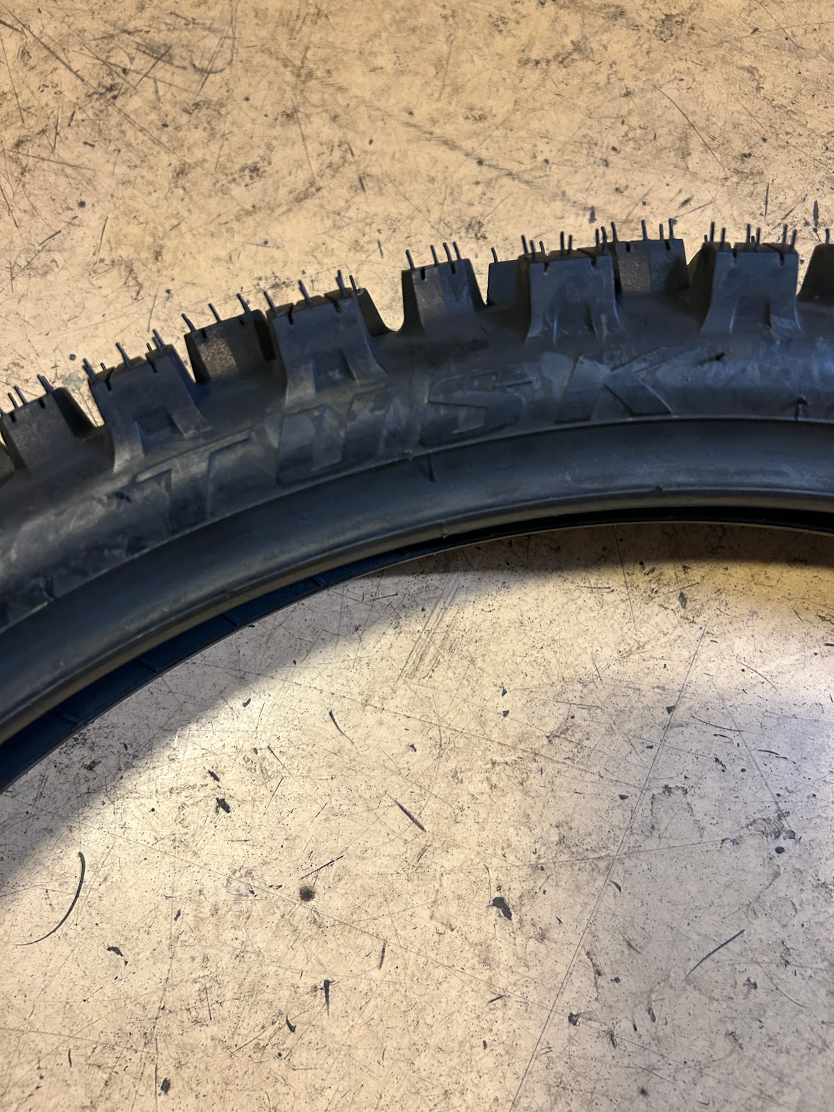 TUSK GROUND WIRE BSW  80 90 19 46M REAR E-MOTORCYCLE TIRE 2136120002