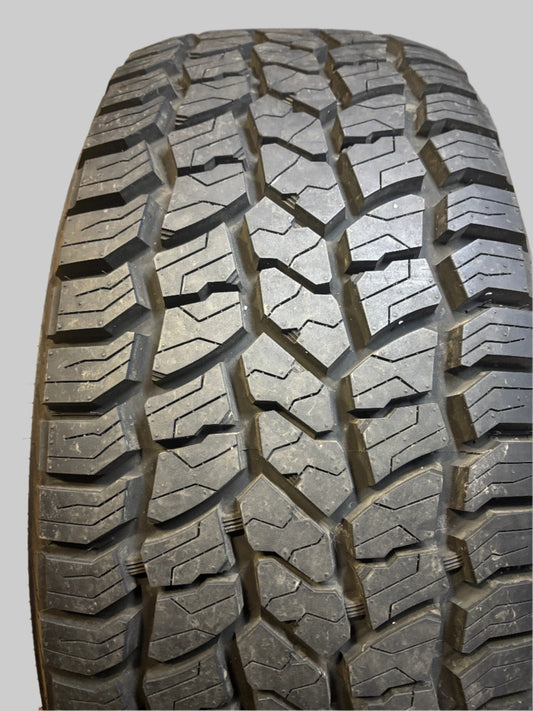 DTO 15/32” SUMMIT TRAIL CLIMBER AT02 BSW LT 35 12.5 20 121R LRE 10 PLY ALL TERRAIN TIRE 20920 DEALER TAKE OFF