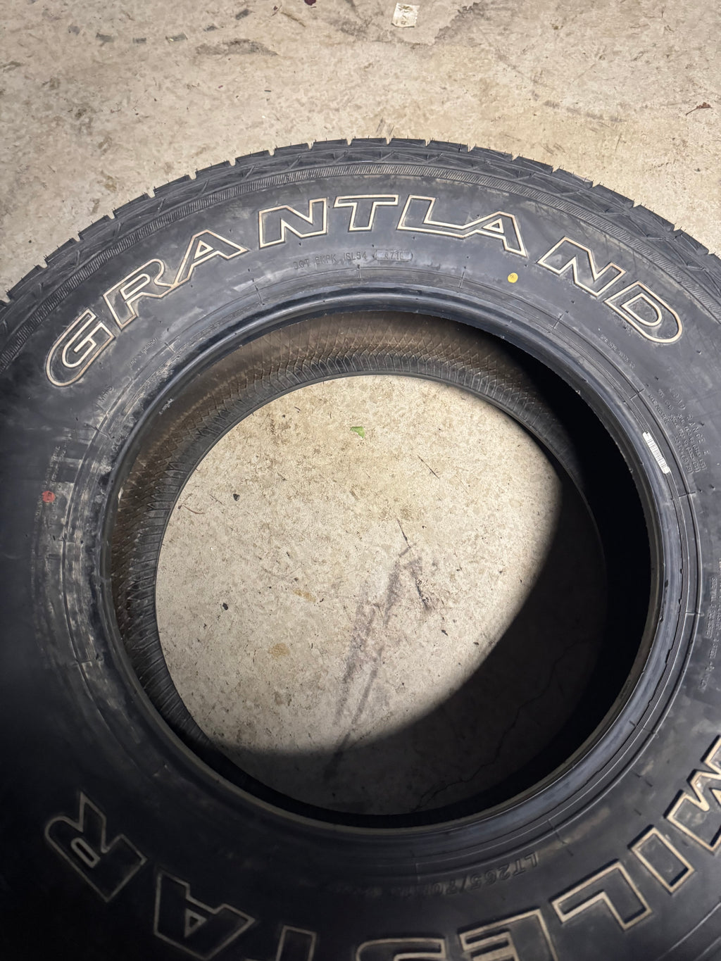 NOS MILESTAR GRANTLAND OWL LT 265 70 18 124/121S 10PLY ALL SEASON TIRE 22815001